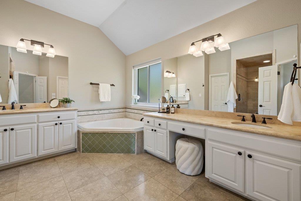 12424 Fairfax Ridge Pl, Austin, TX 78738