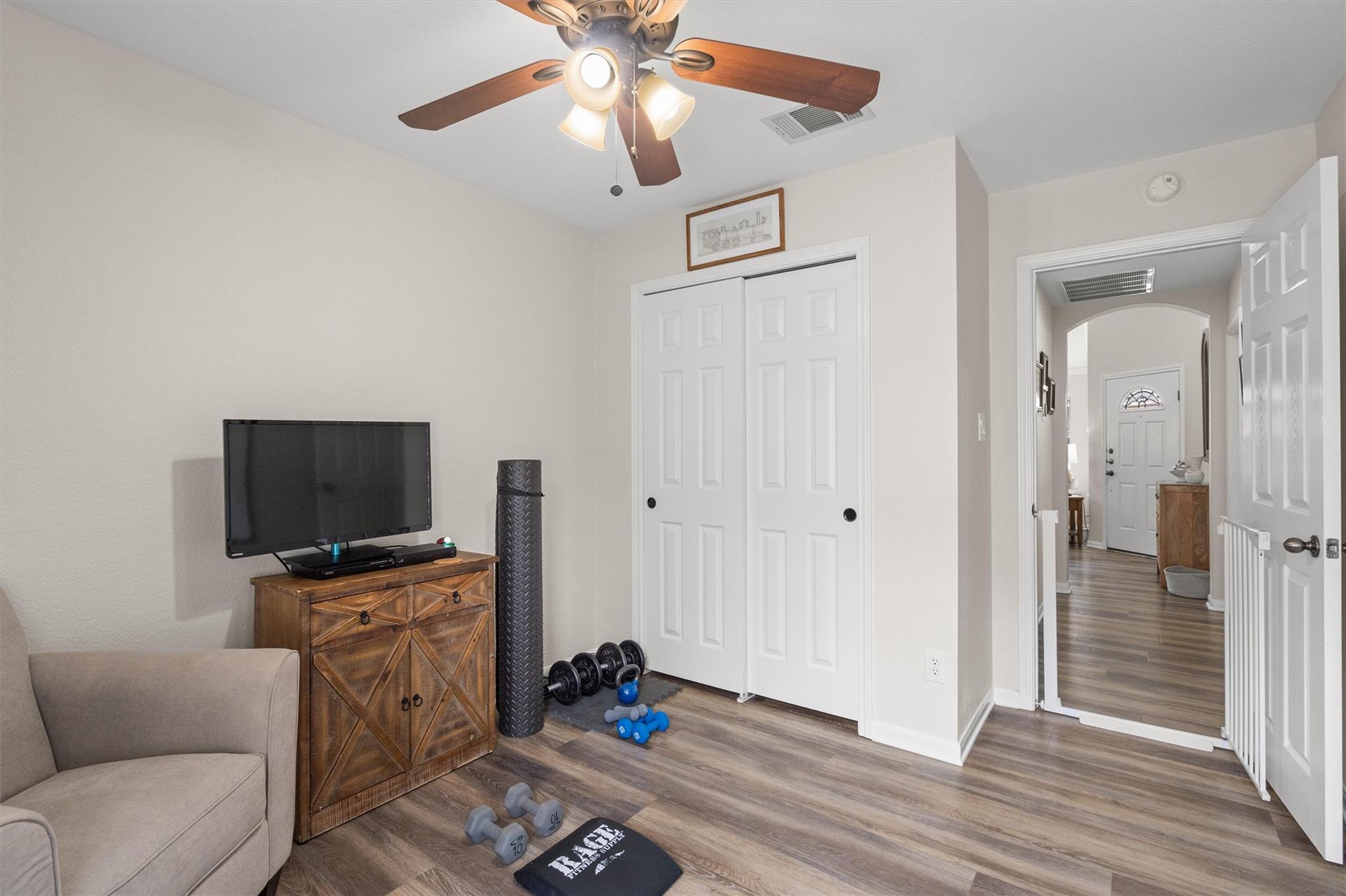 332 Hidden Brook Ln, Round Rock, TX 78665