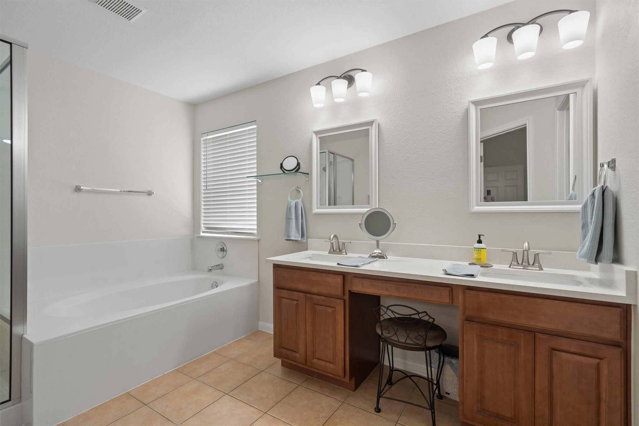 332 Hidden Brook Ln, Round Rock, TX 78665