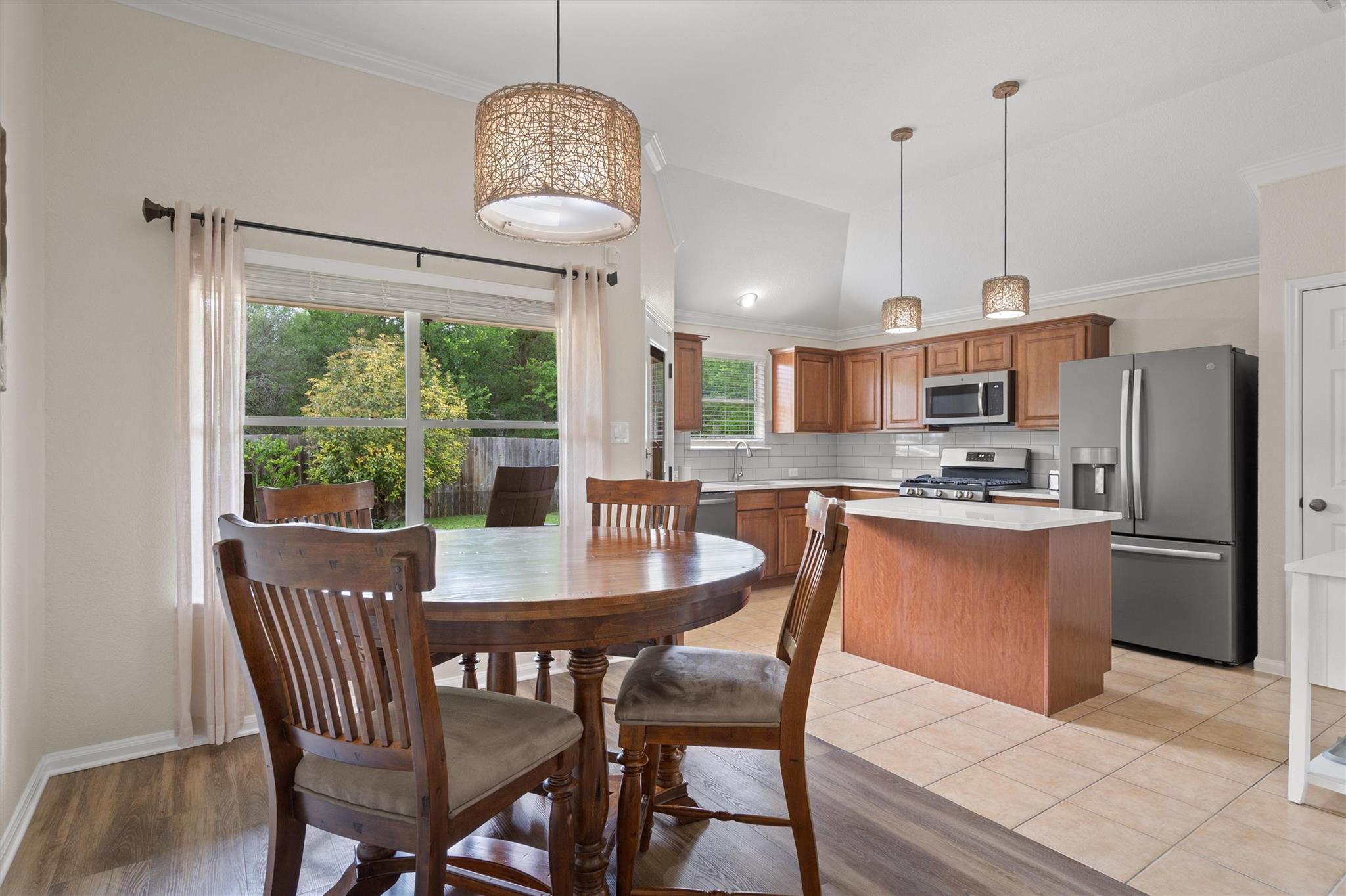 332 Hidden Brook Ln, Round Rock, TX 78665