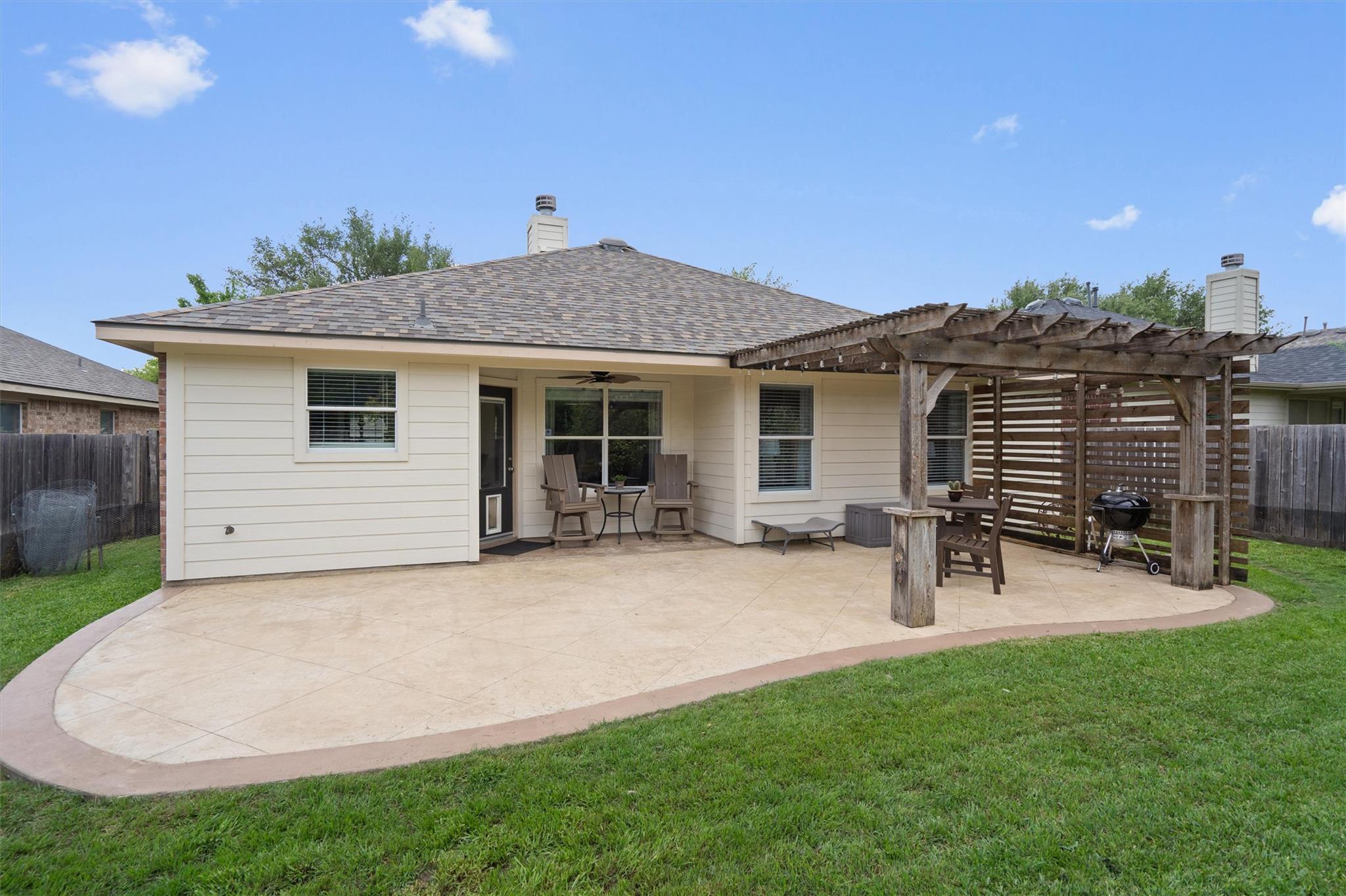 332 Hidden Brook Ln, Round Rock, TX 78665