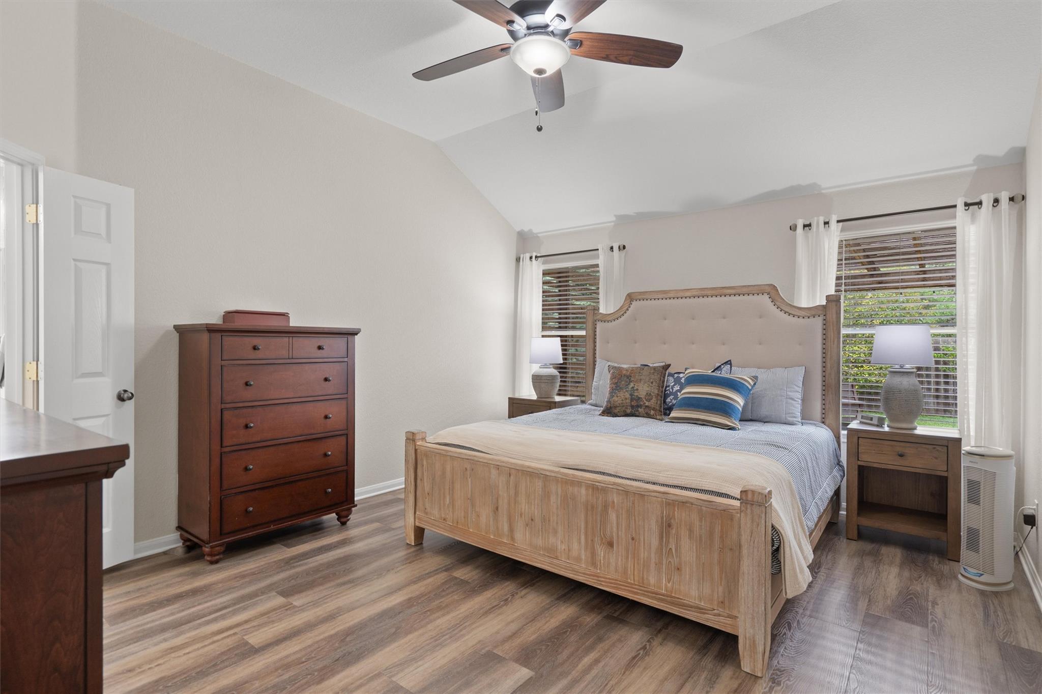 332 Hidden Brook Ln, Round Rock, TX 78665