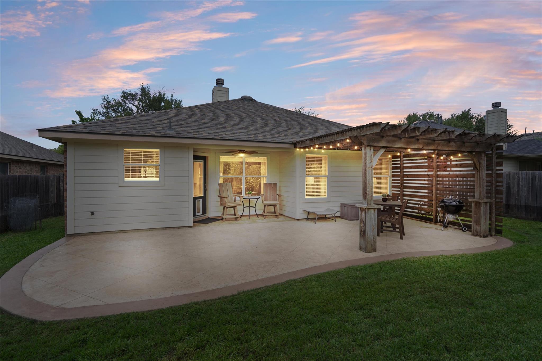 332 Hidden Brook Ln, Round Rock, TX 78665