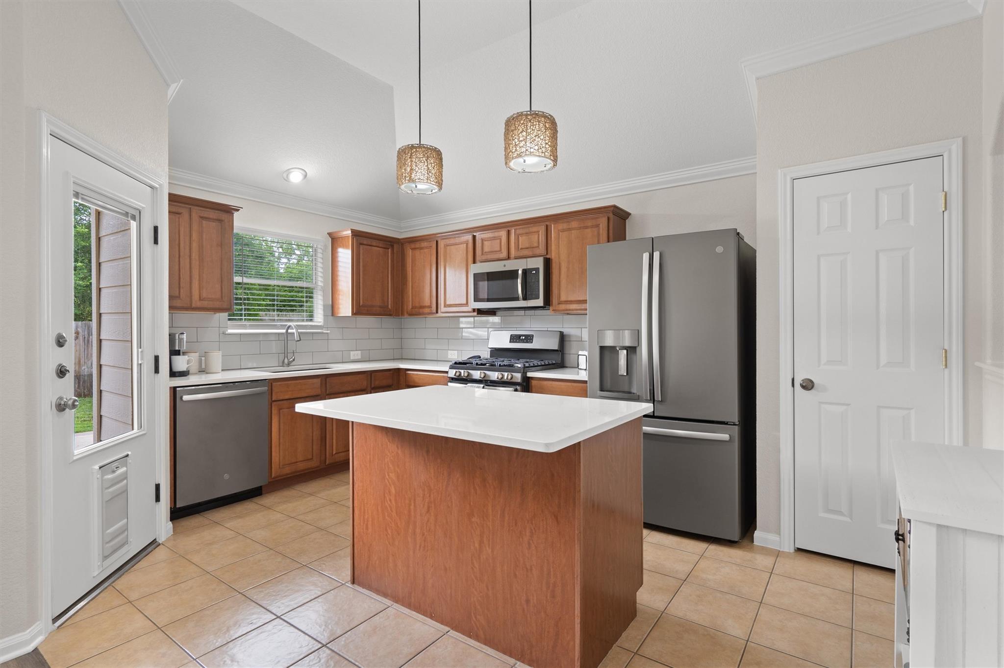 332 Hidden Brook Ln, Round Rock, TX 78665