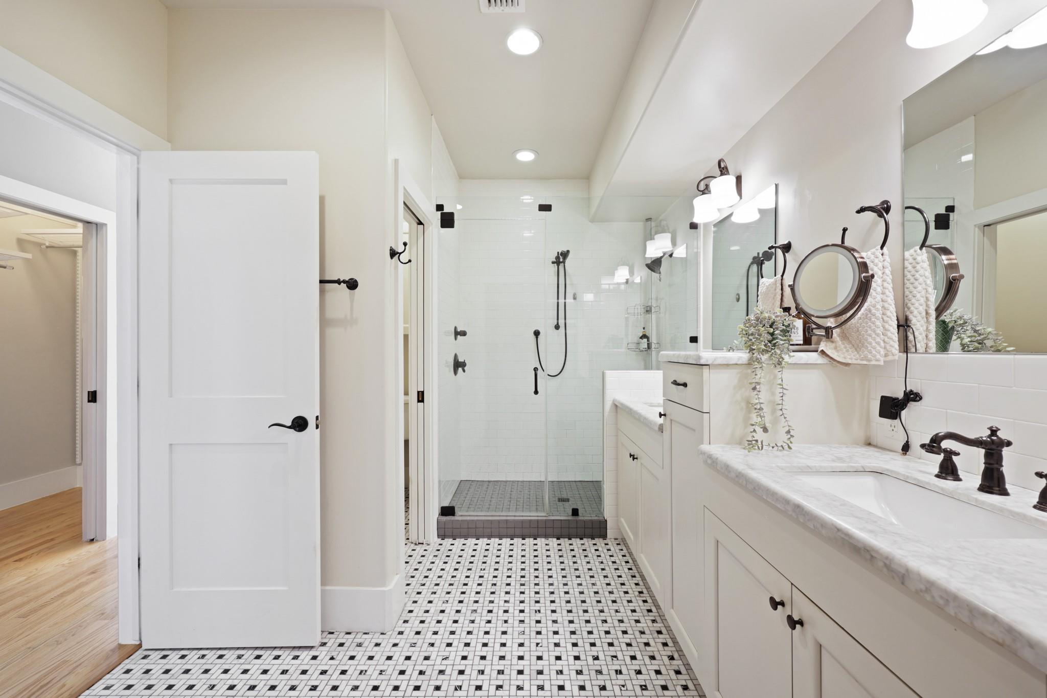 206 E Live Oak St # C, Austin, TX 78704