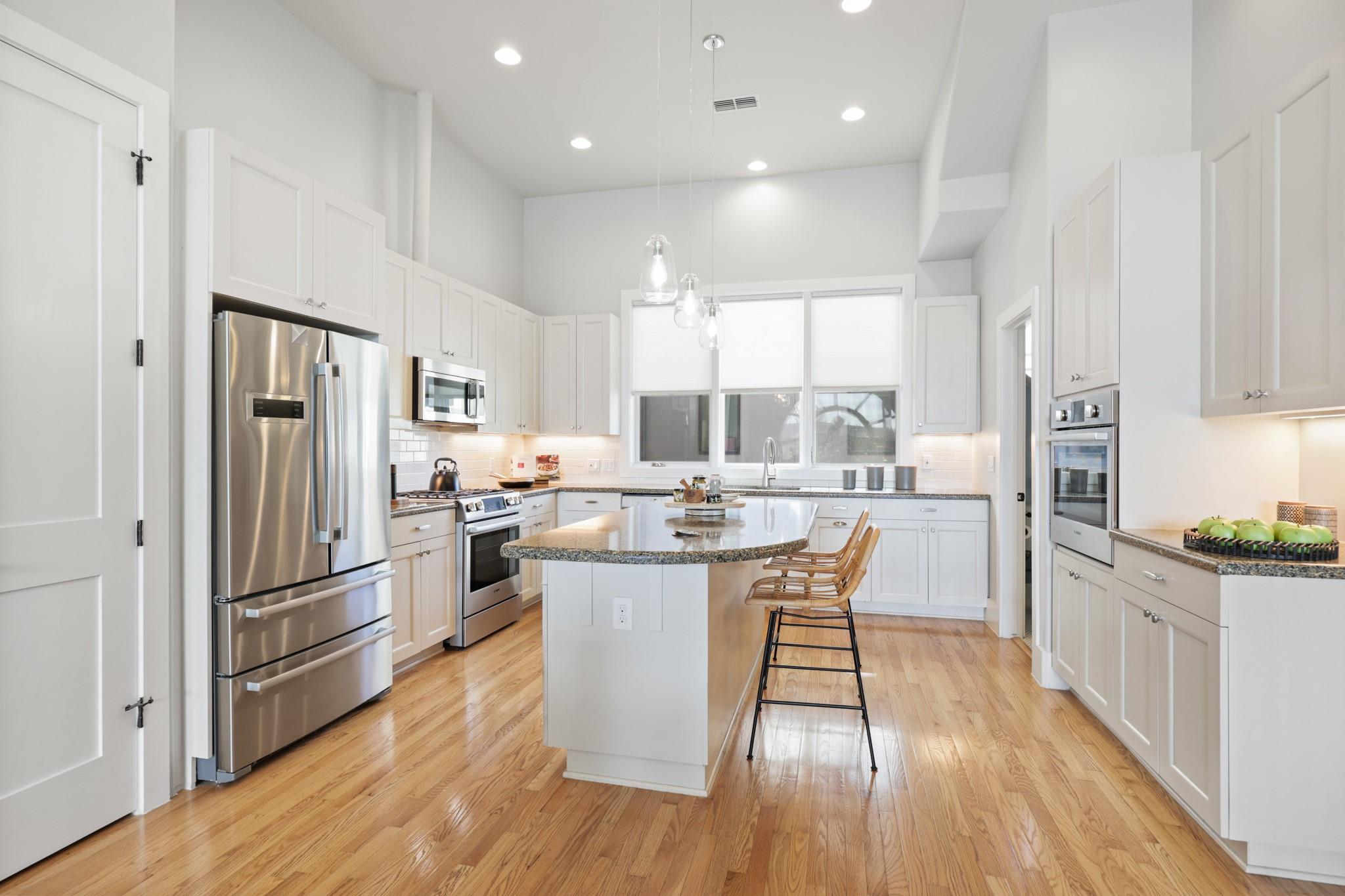 206 E Live Oak St # C, Austin, TX 78704