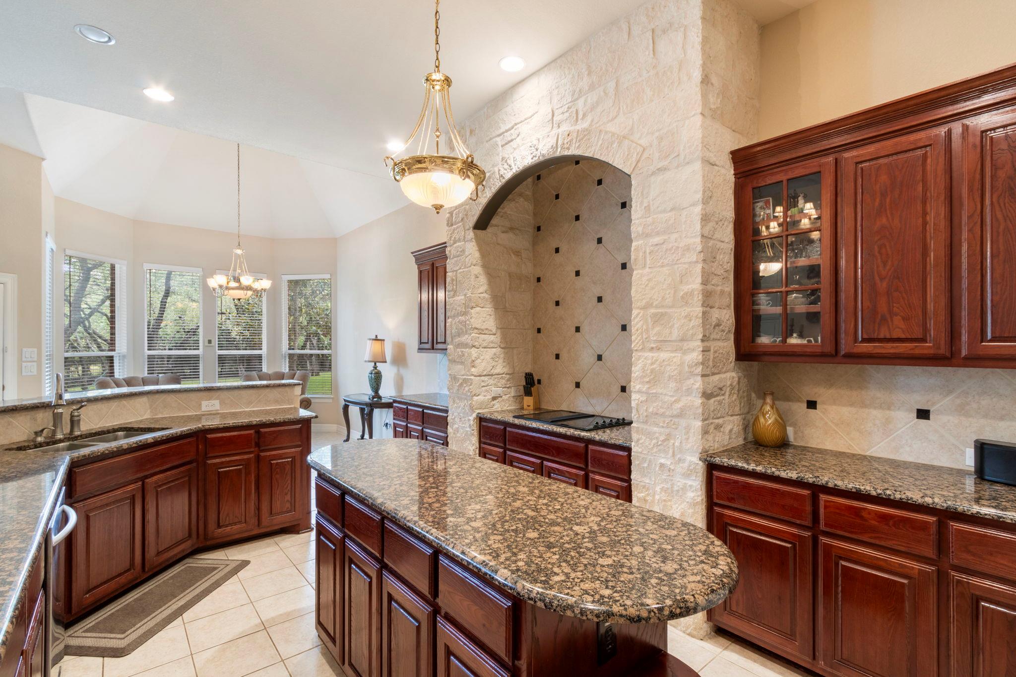 15 Sarazen Loop N, Georgetown, TX 78628
