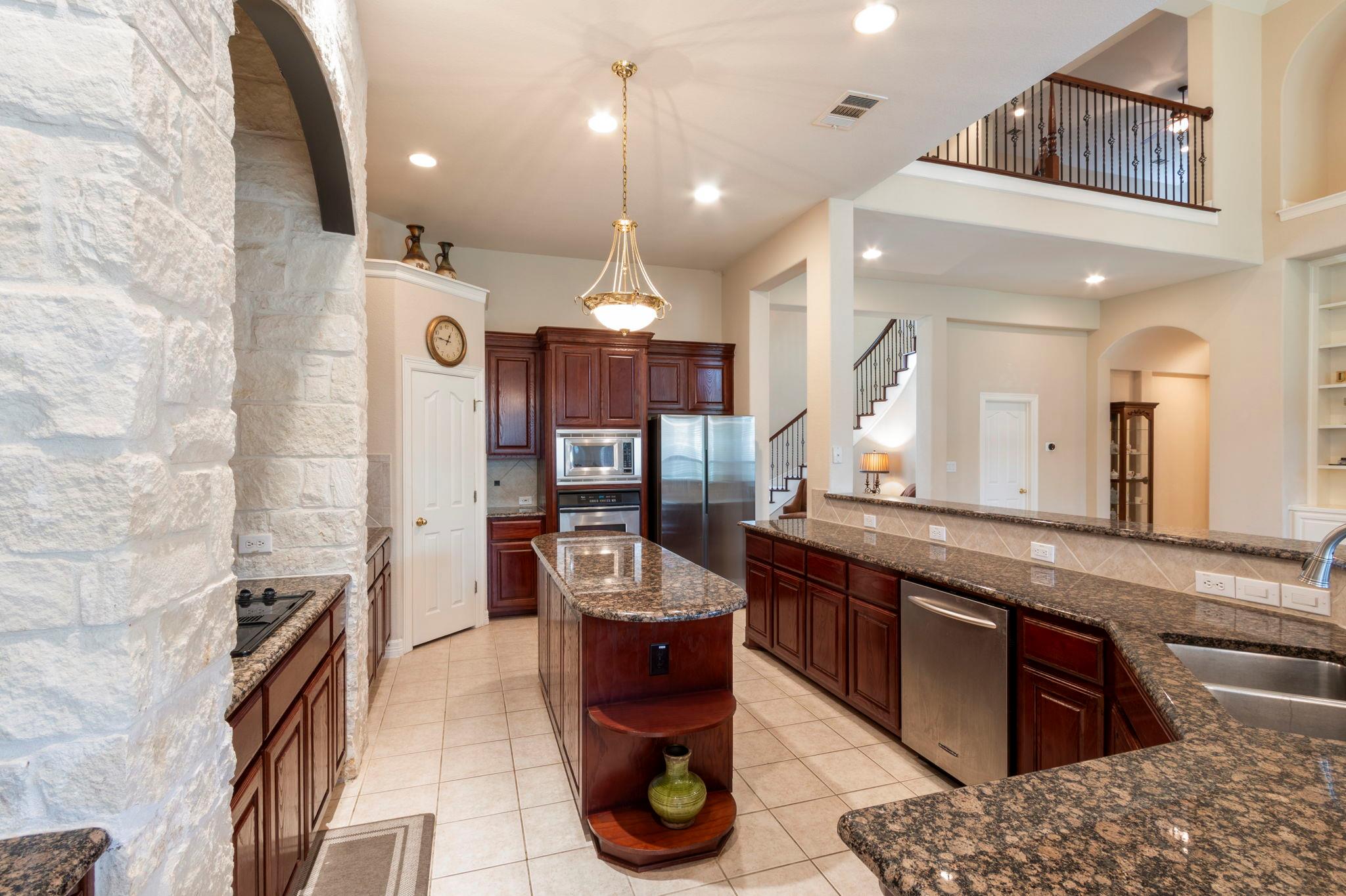 15 Sarazen Loop N, Georgetown, TX 78628