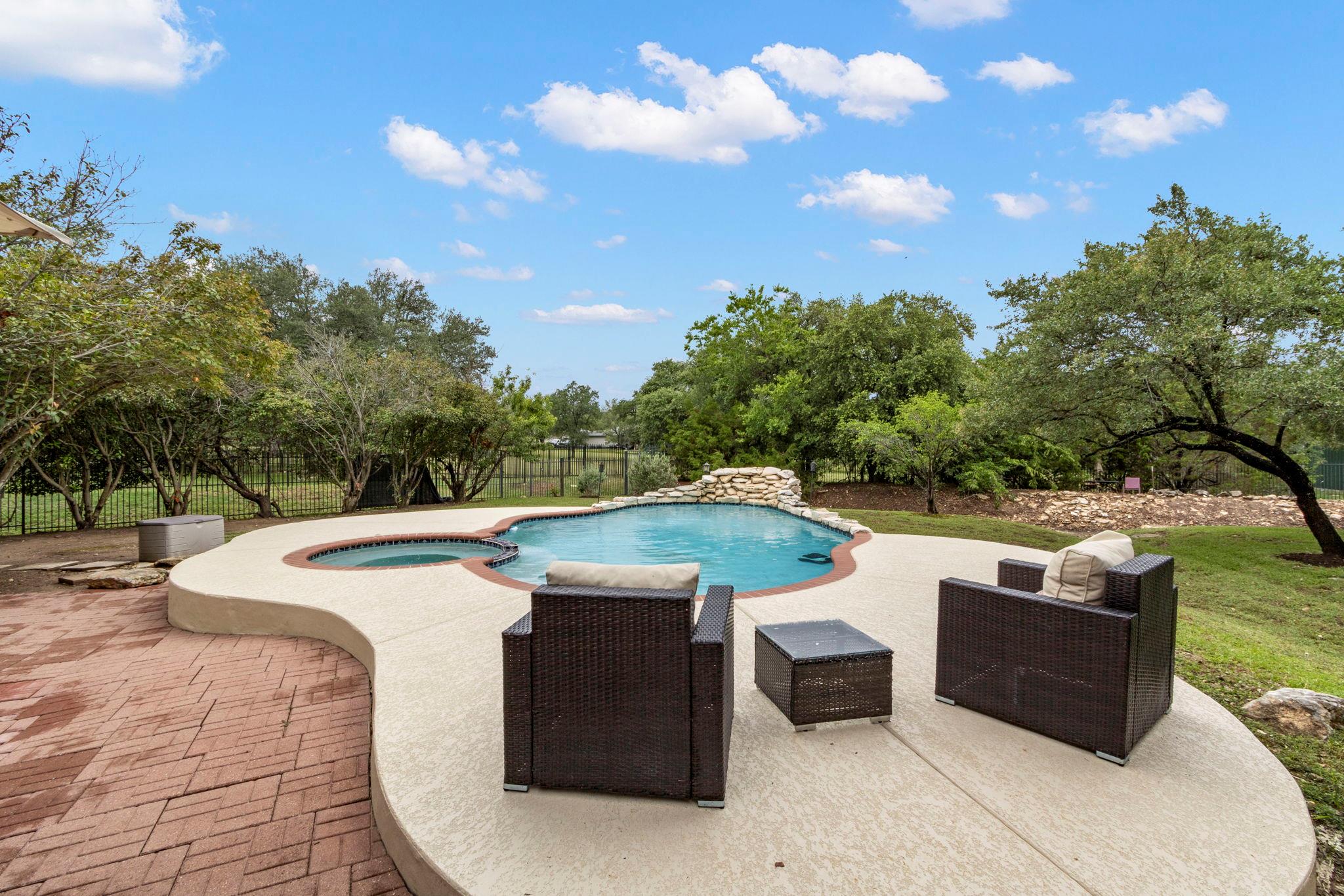 15 Sarazen Loop N, Georgetown, TX 78628