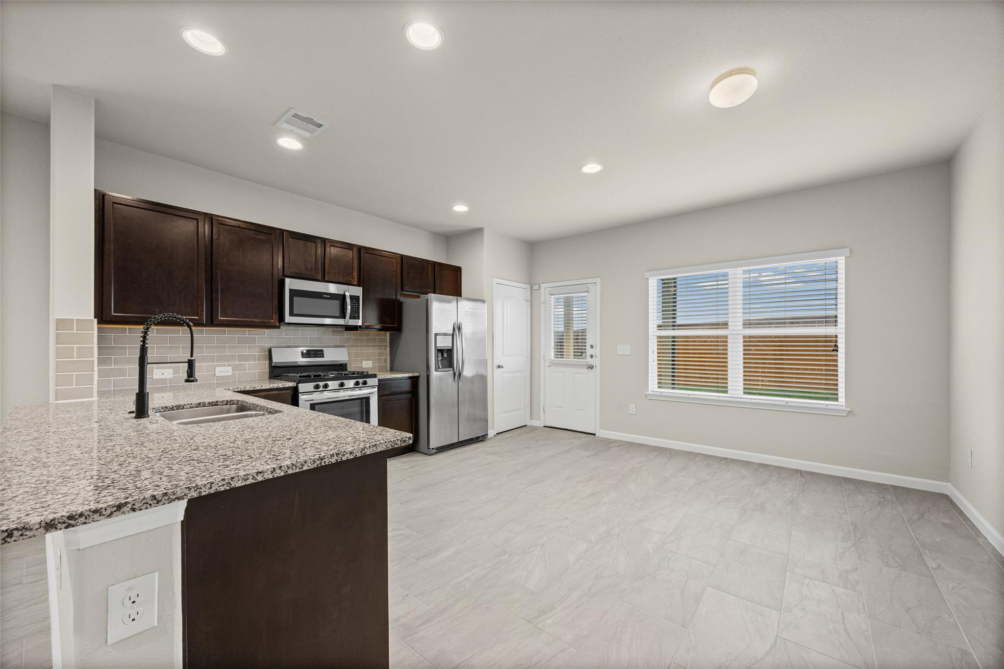 1121 La Conterra Blvd, Georgetown, TX 78626