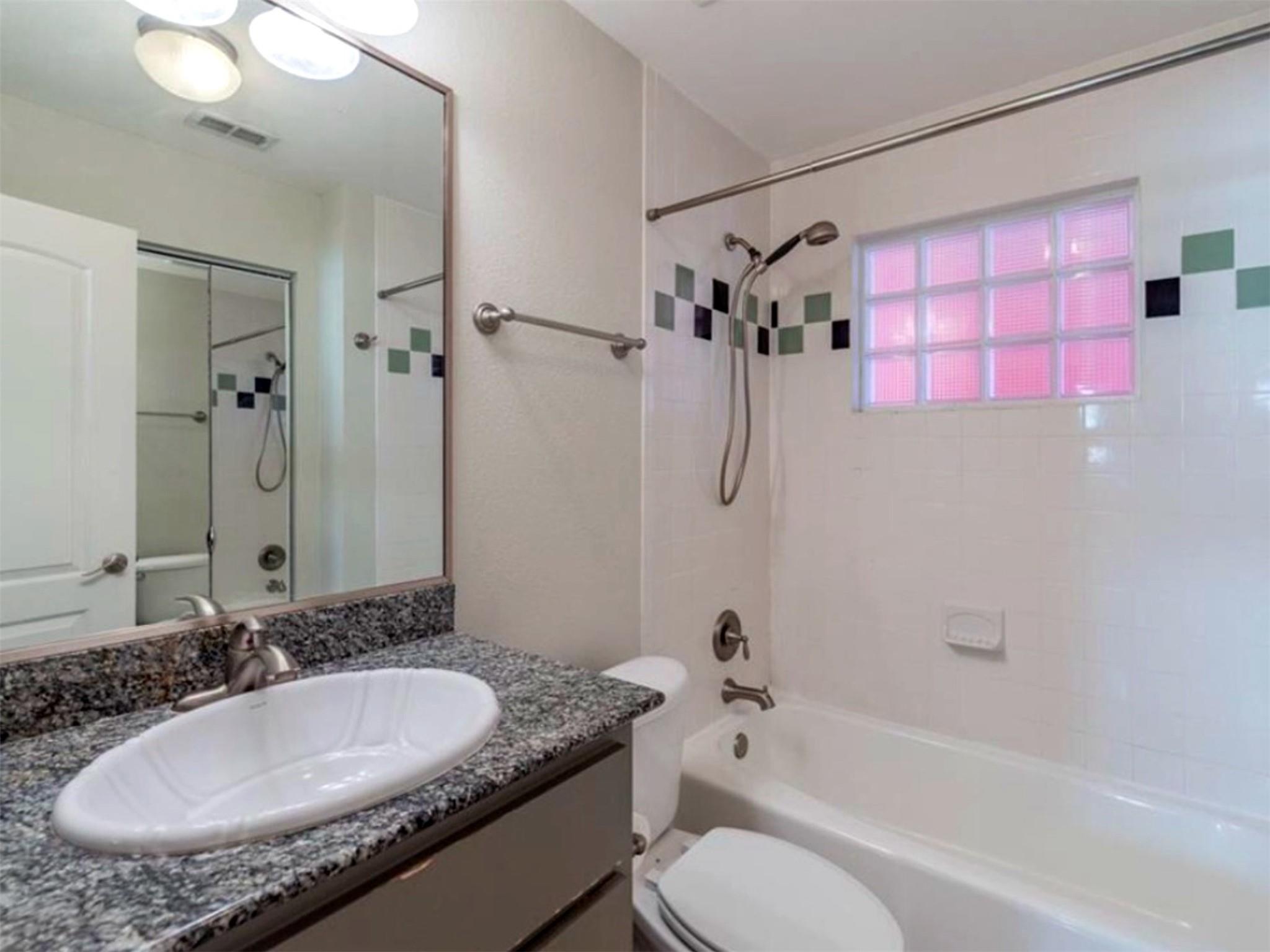 1422 Collier St # 206, Austin, TX 78704