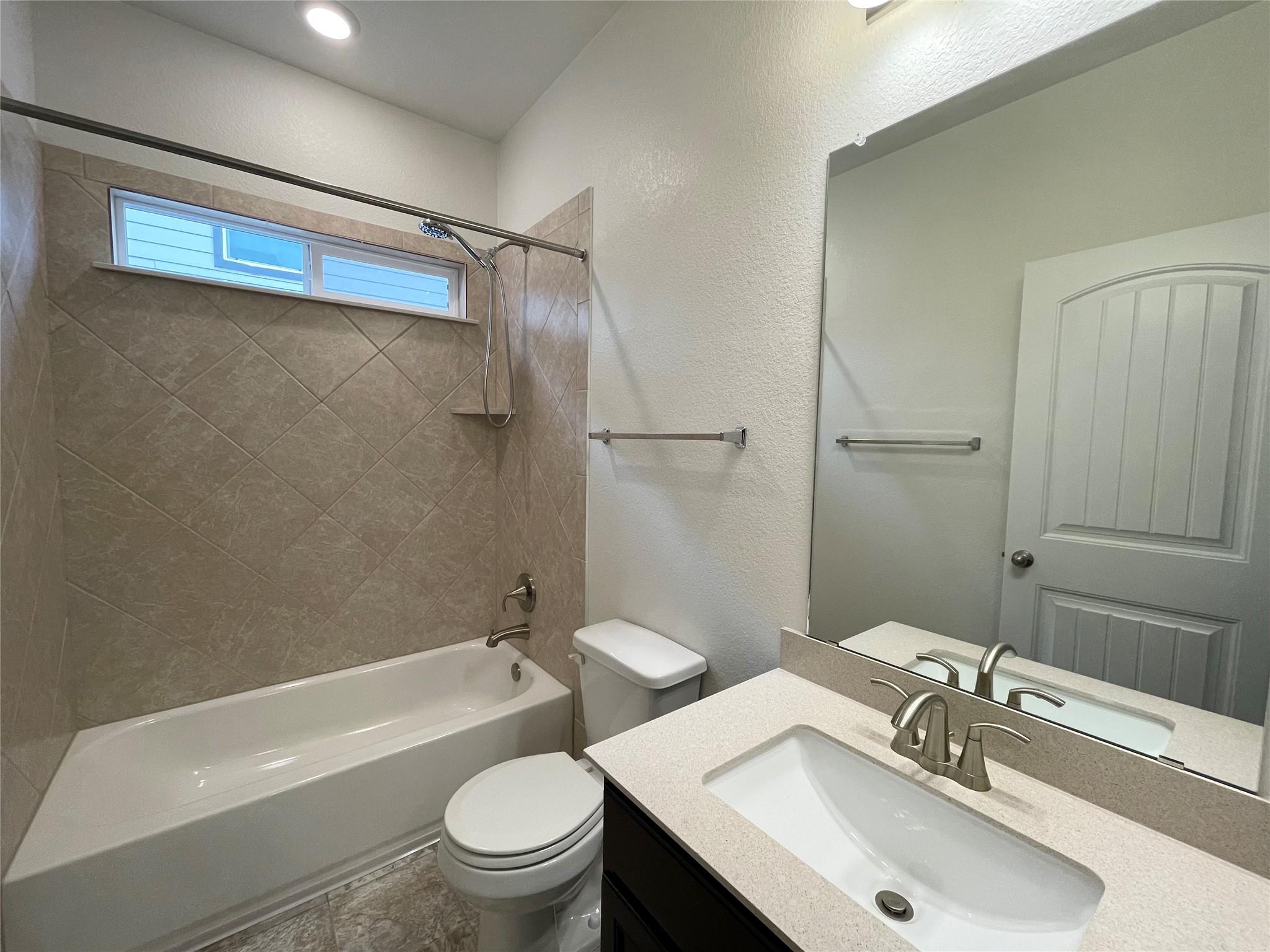 168 Crimson Ln, Kyle, TX 78640