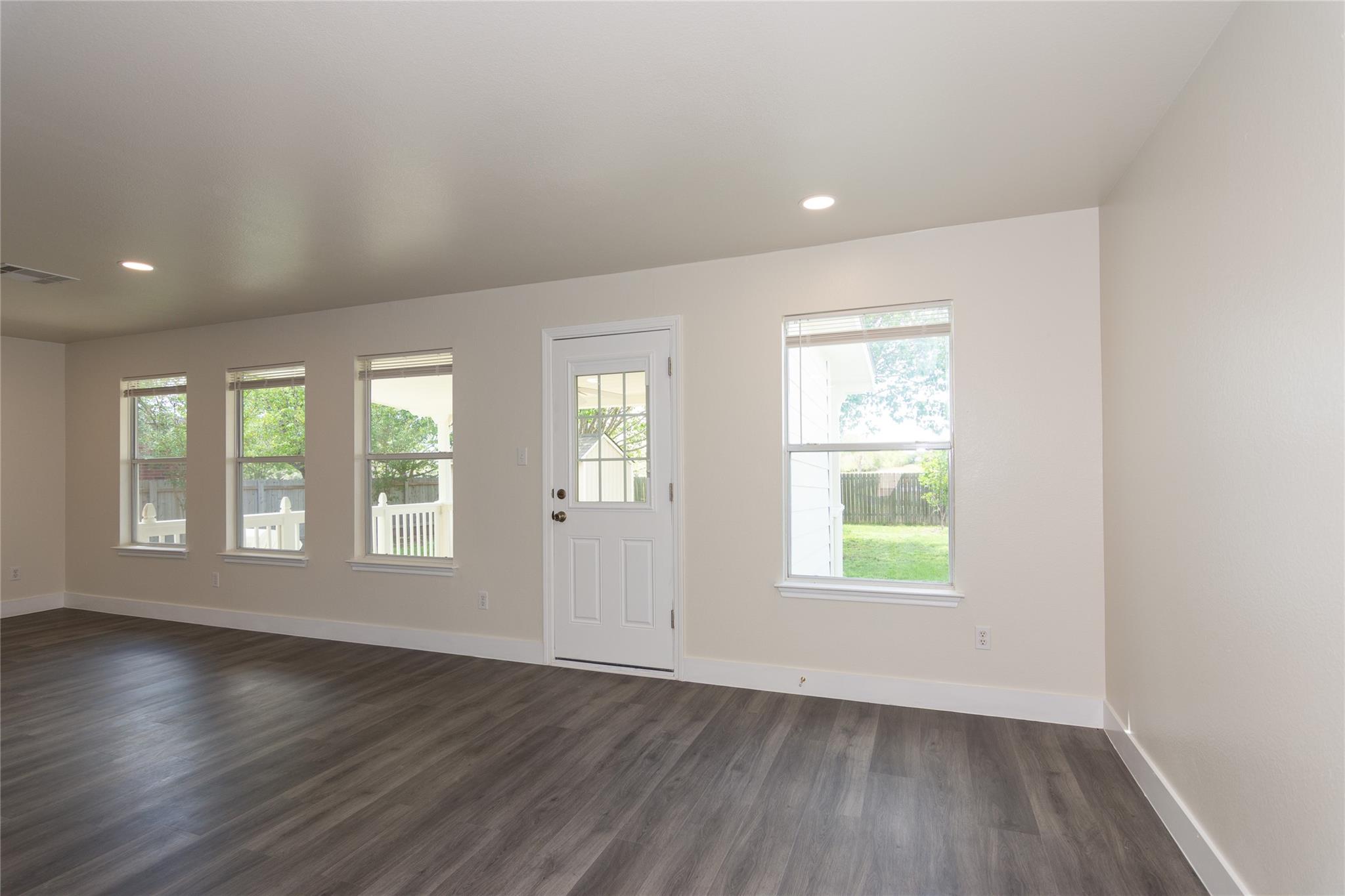 223 Herrera Trl, Hutto, TX 78634