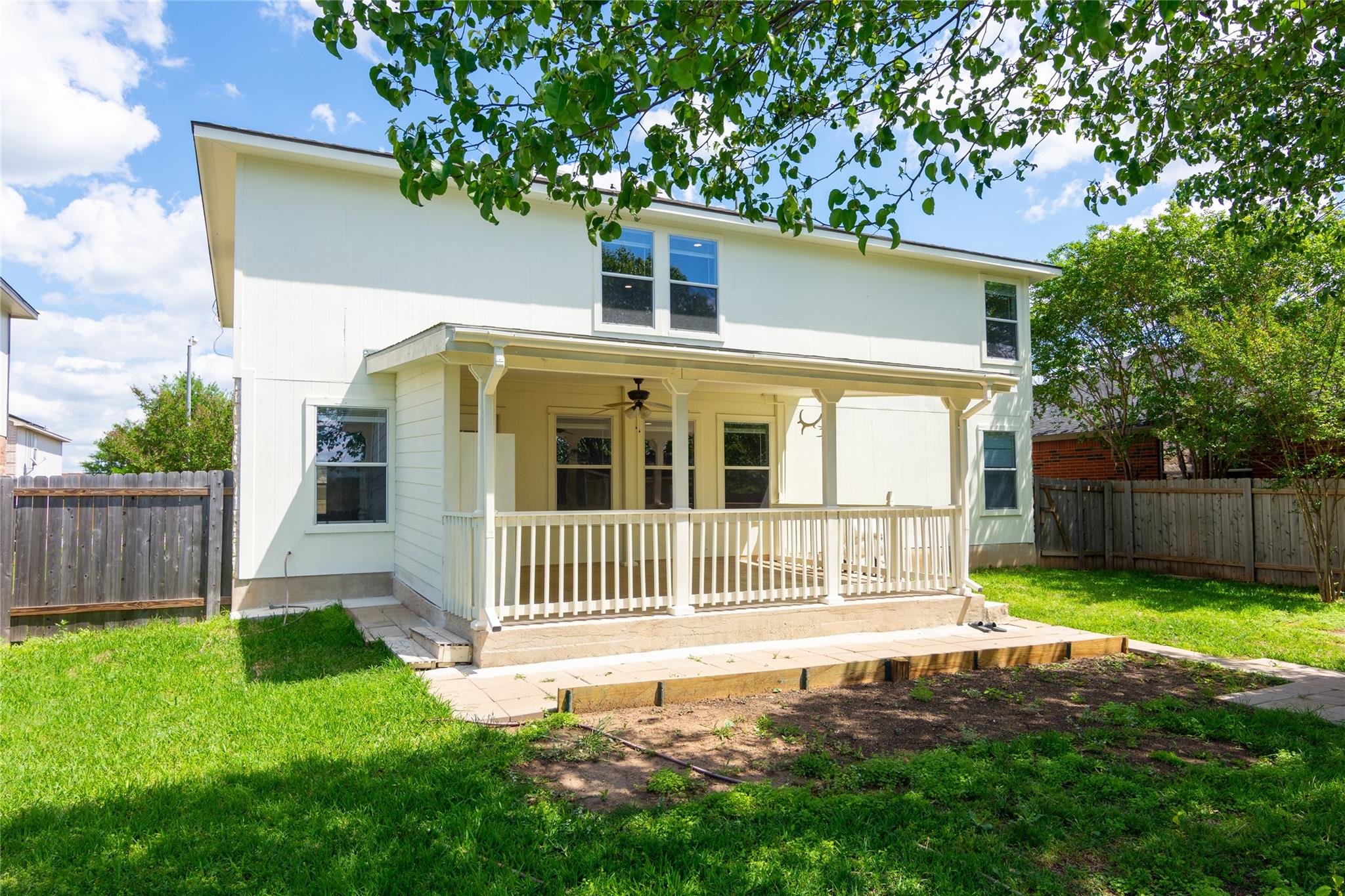 223 Herrera Trl, Hutto, TX 78634