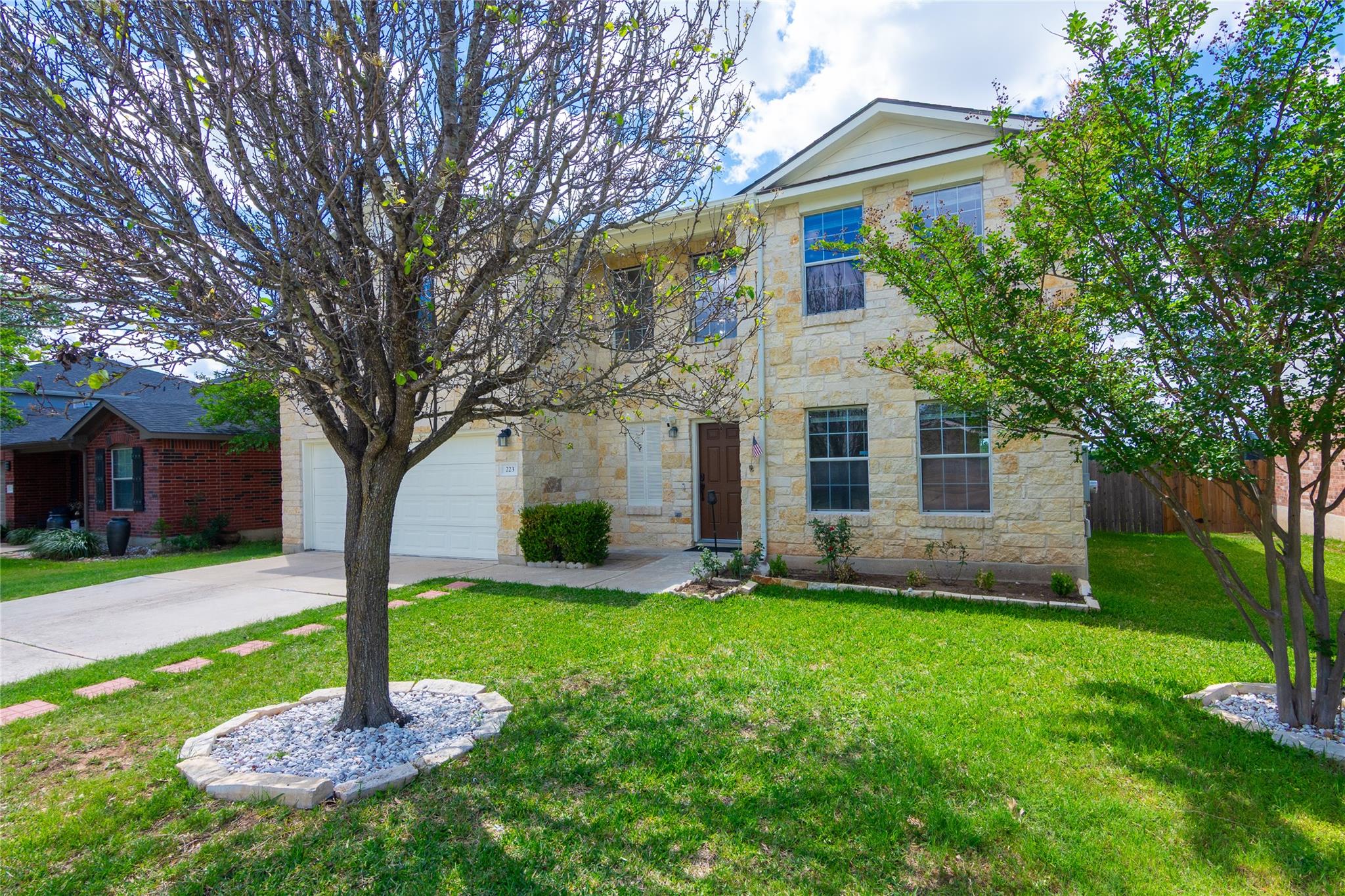 223 Herrera Trl, Hutto, TX 78634