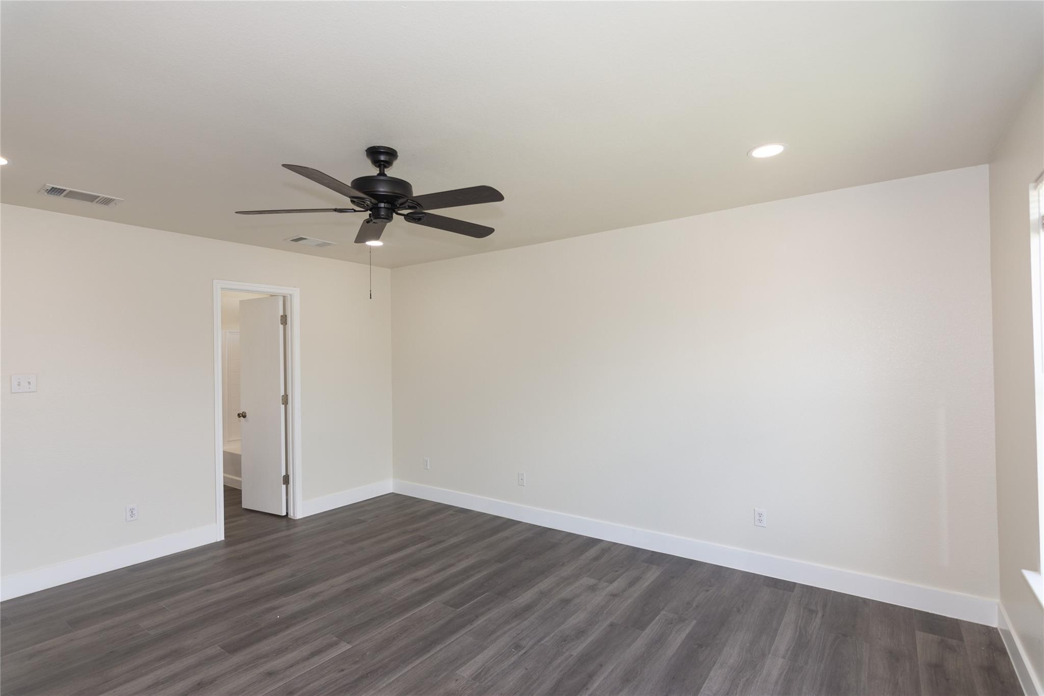 223 Herrera Trl, Hutto, TX 78634