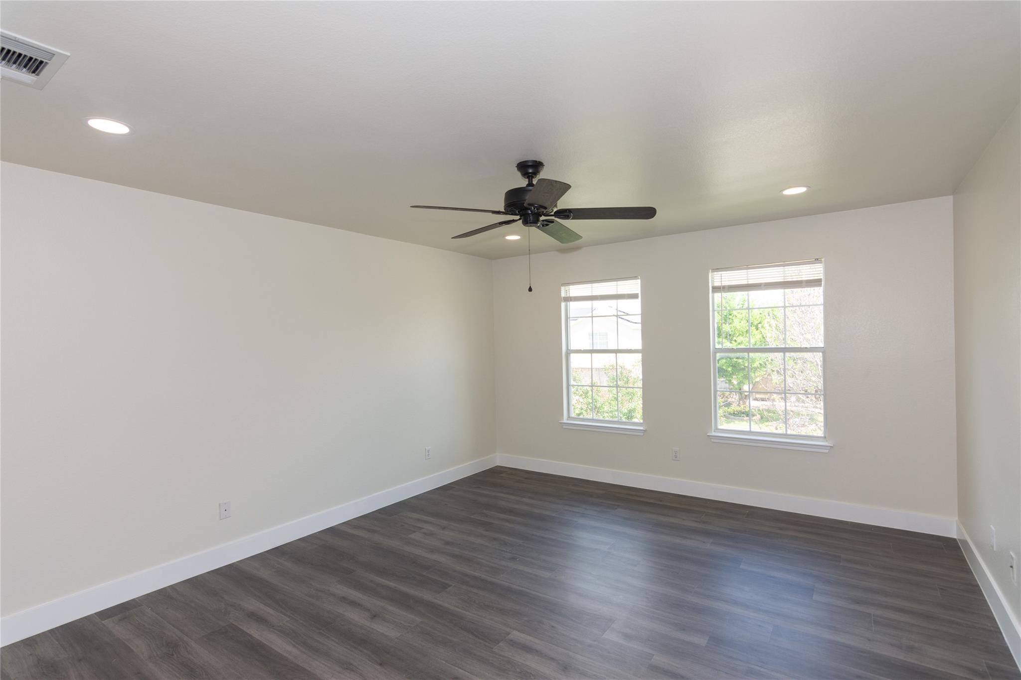 223 Herrera Trl, Hutto, TX 78634