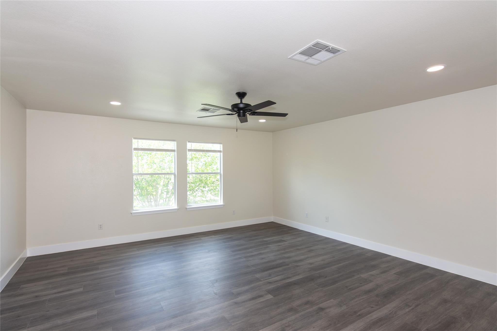 223 Herrera Trl, Hutto, TX 78634