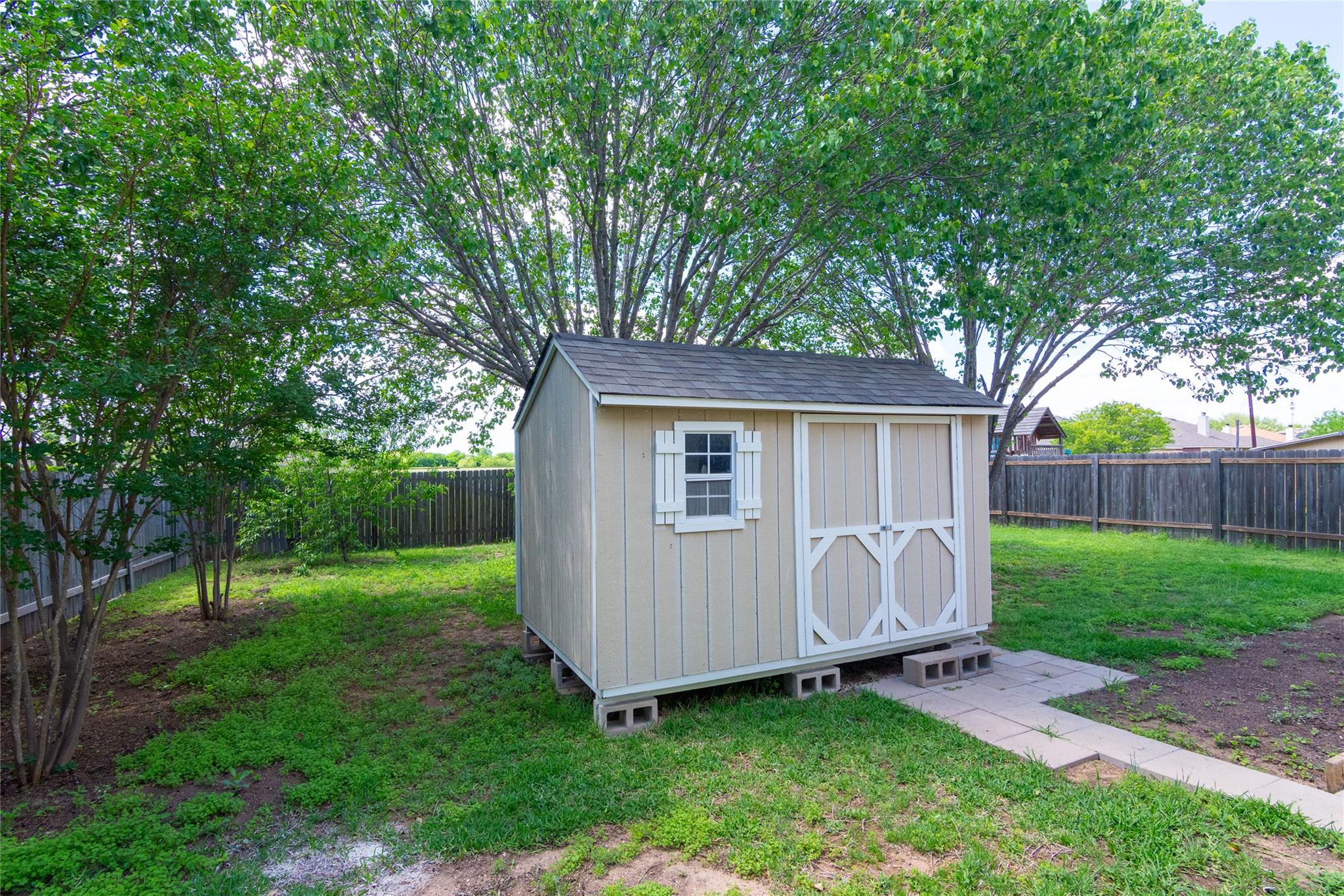 223 Herrera Trl, Hutto, TX 78634