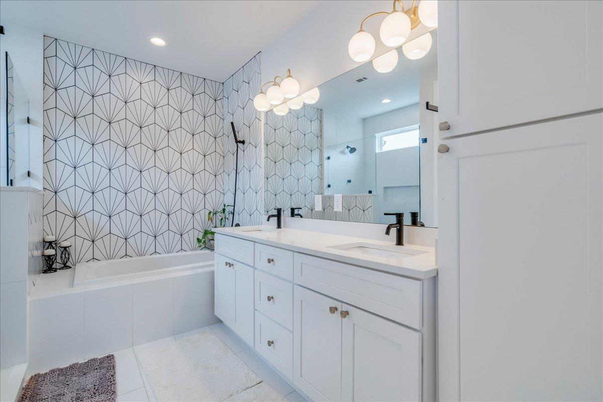 1214 Delano St # 1, Austin, TX 78721