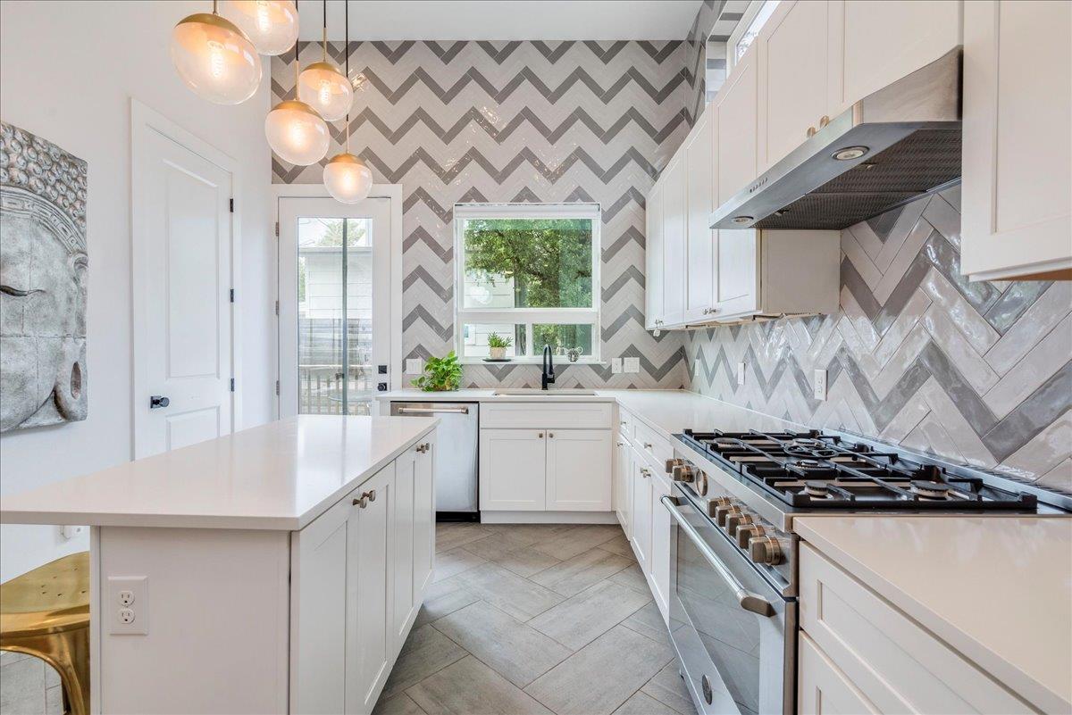 1214 Delano St # 1, Austin, TX 78721