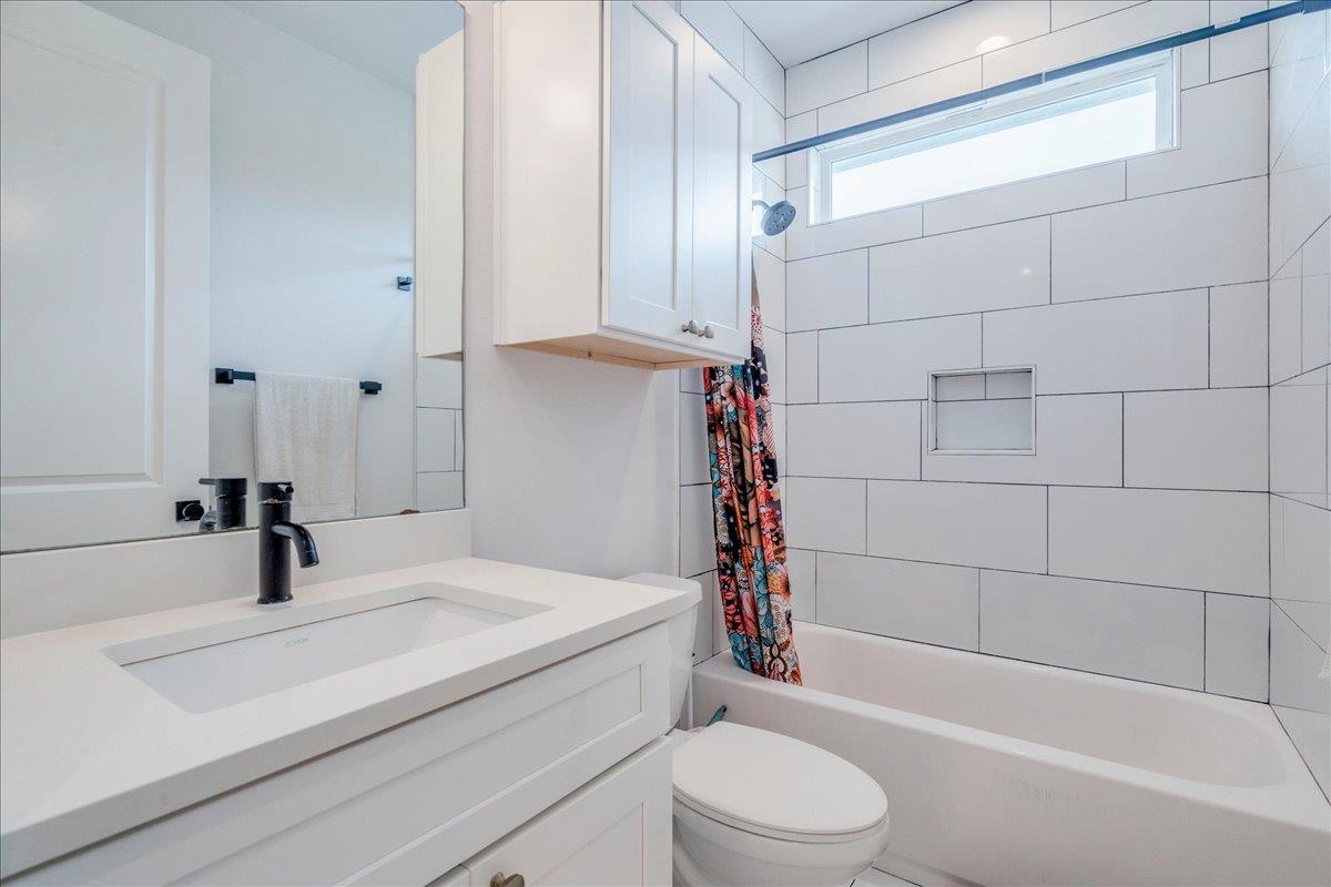 1214 Delano St # 1, Austin, TX 78721