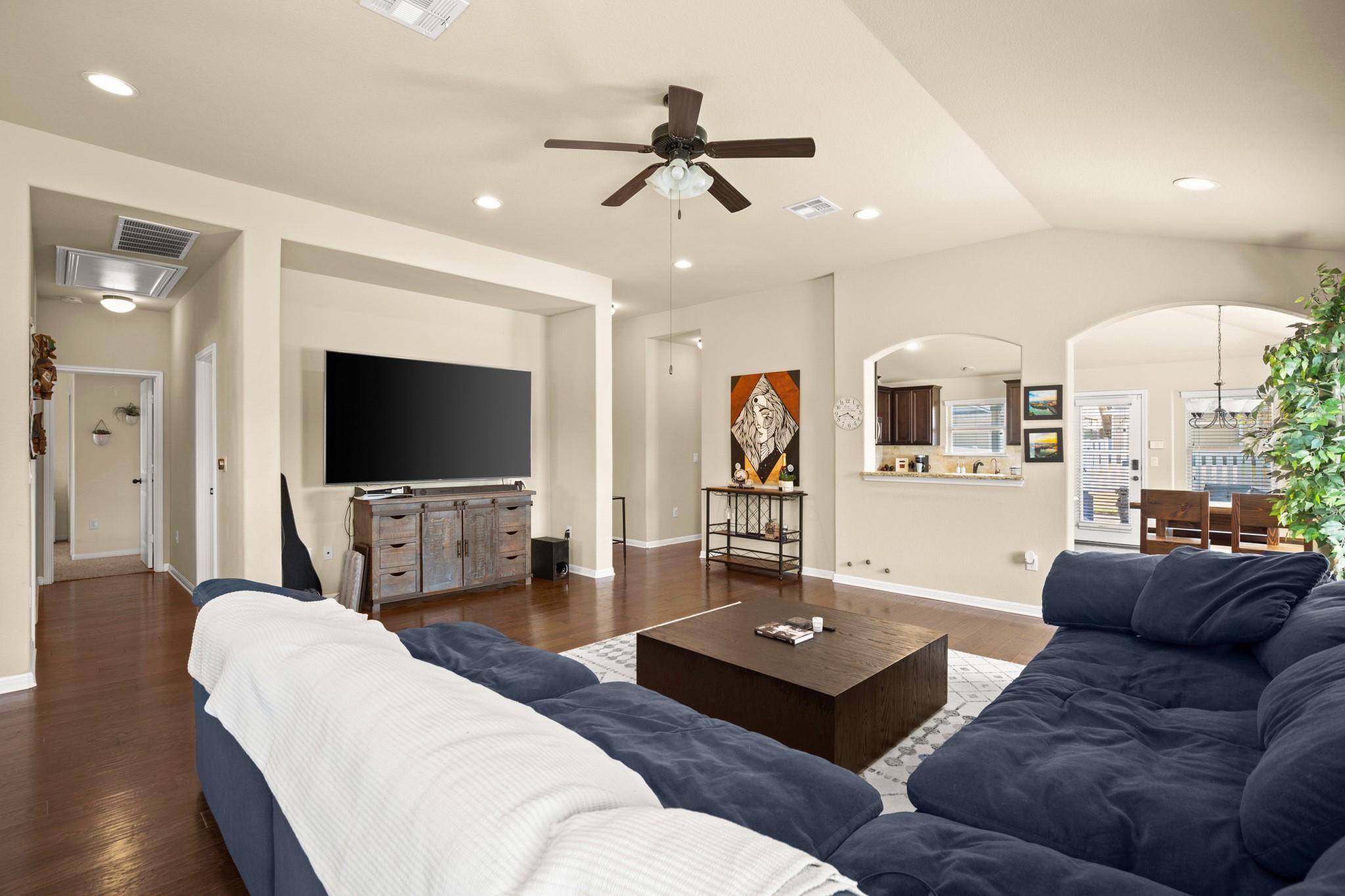 820 Bryce Canyon Dr, Pflugerville, TX 78660