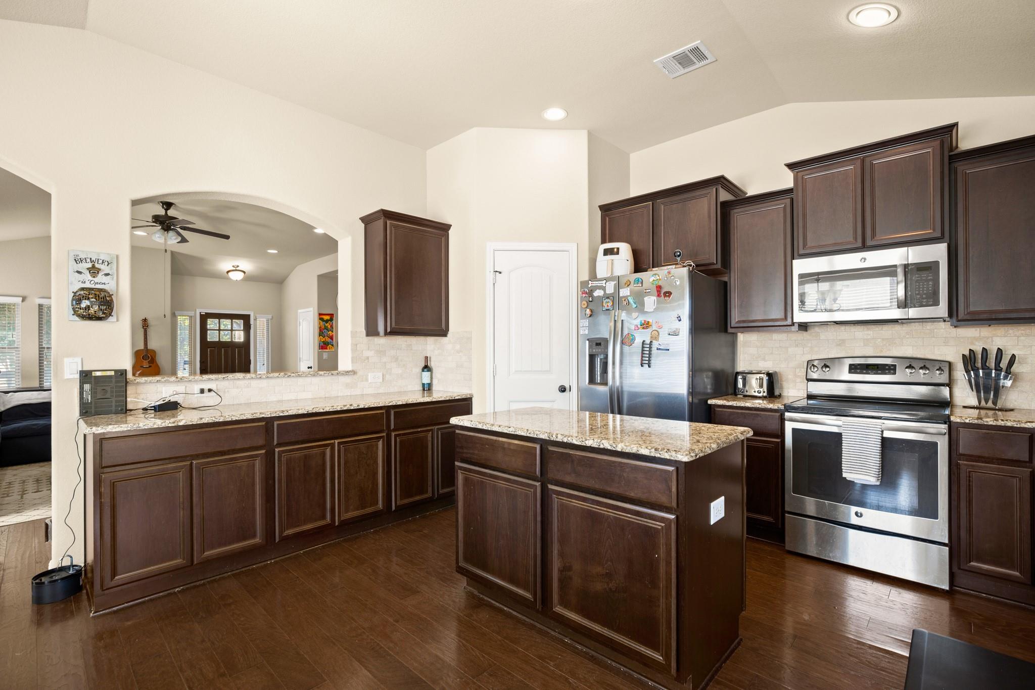 820 Bryce Canyon Dr, Pflugerville, TX 78660