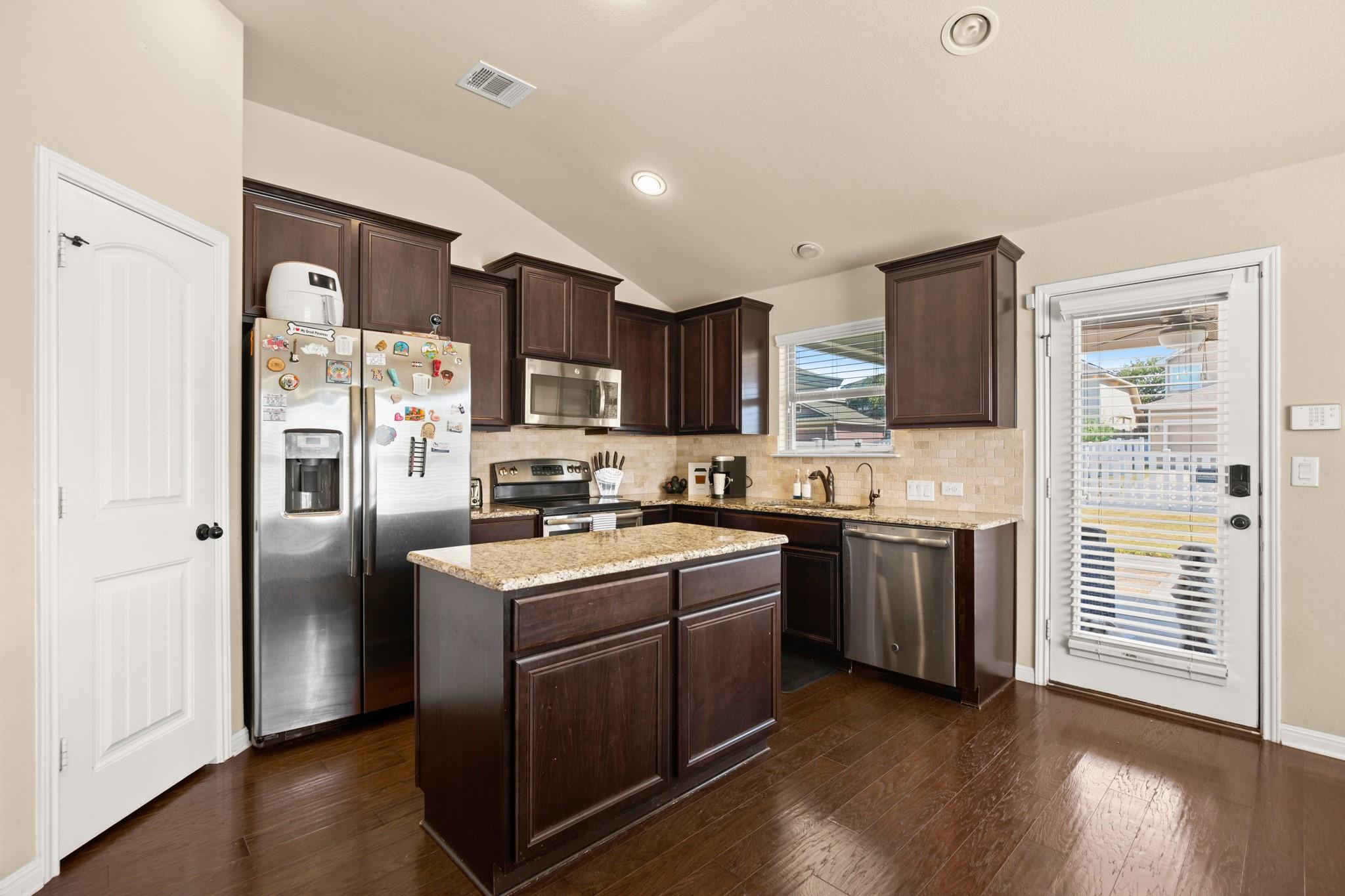 820 Bryce Canyon Dr, Pflugerville, TX 78660