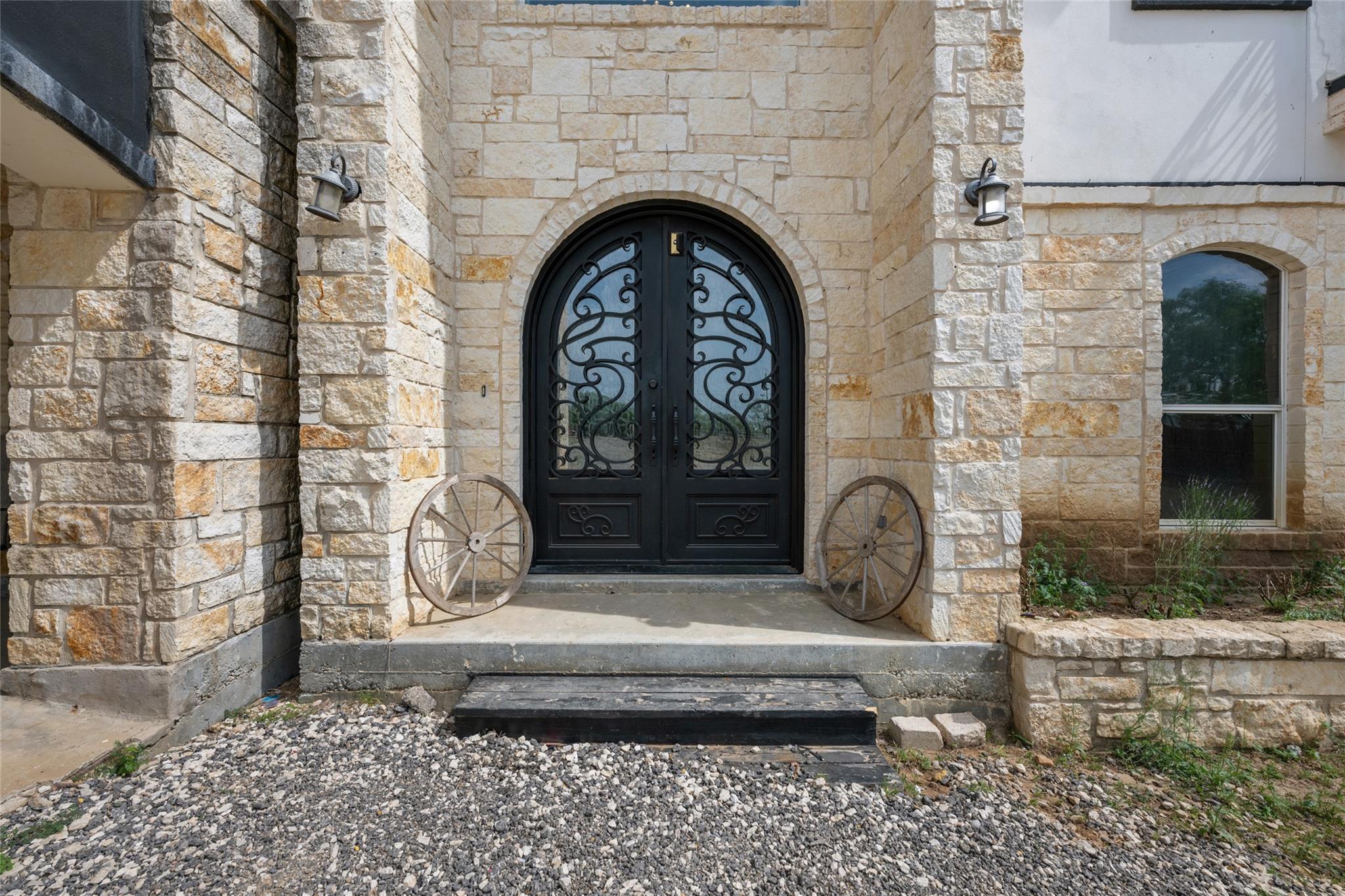 507 Rawhide Rd, Seguin, TX 78155