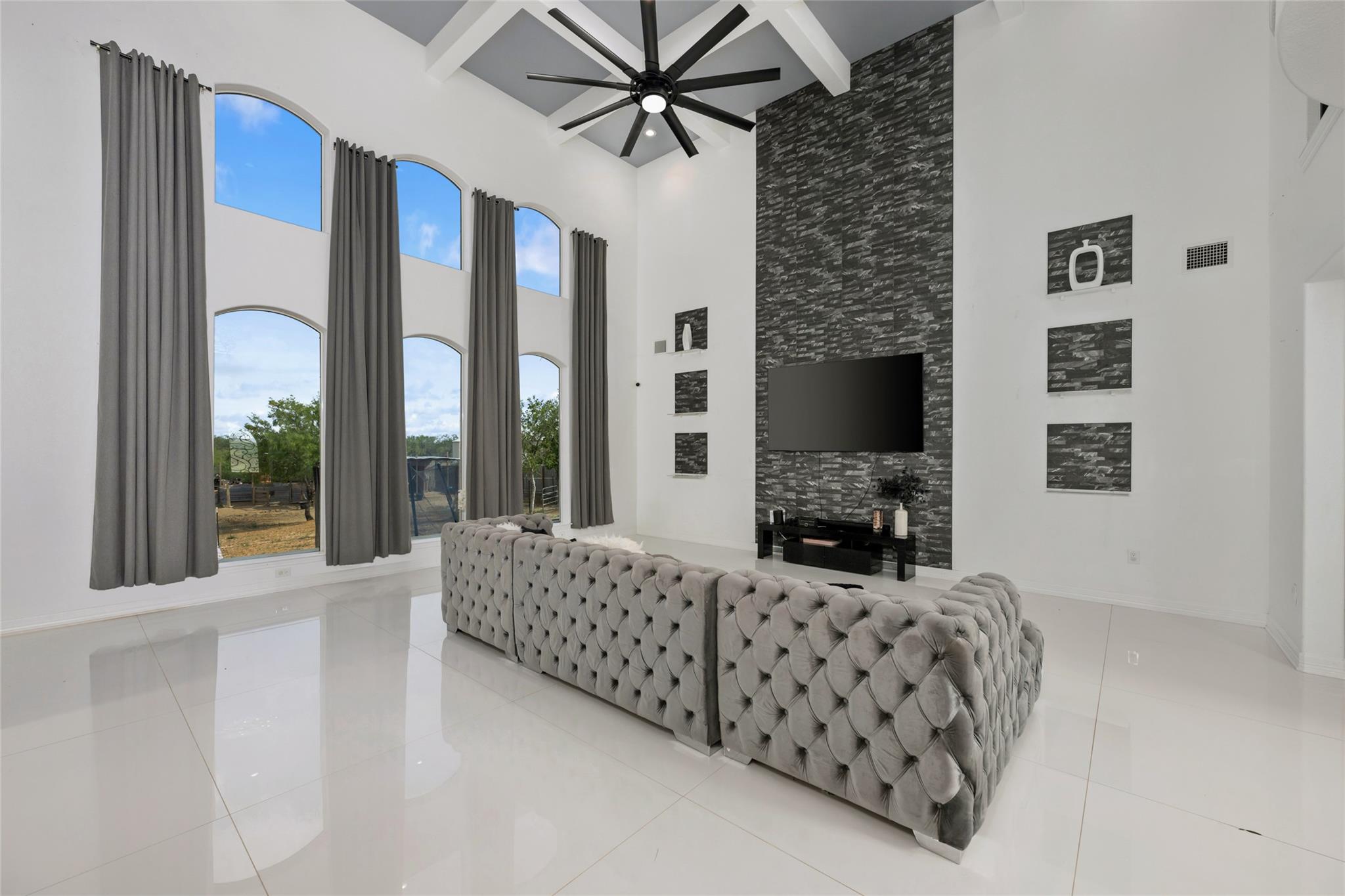 507 Rawhide Rd, Seguin, TX 78155