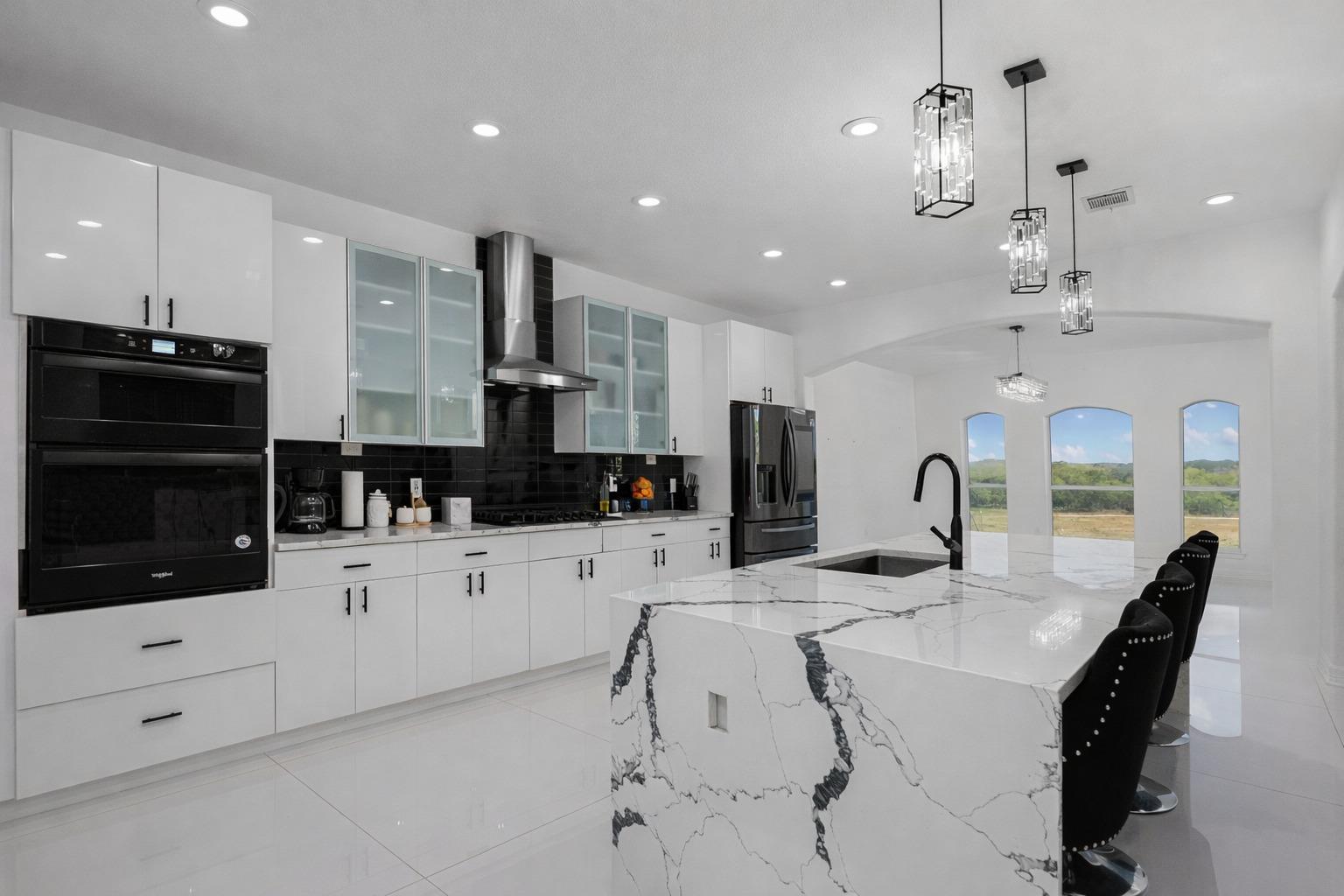 507 Rawhide Rd, Seguin, TX 78155