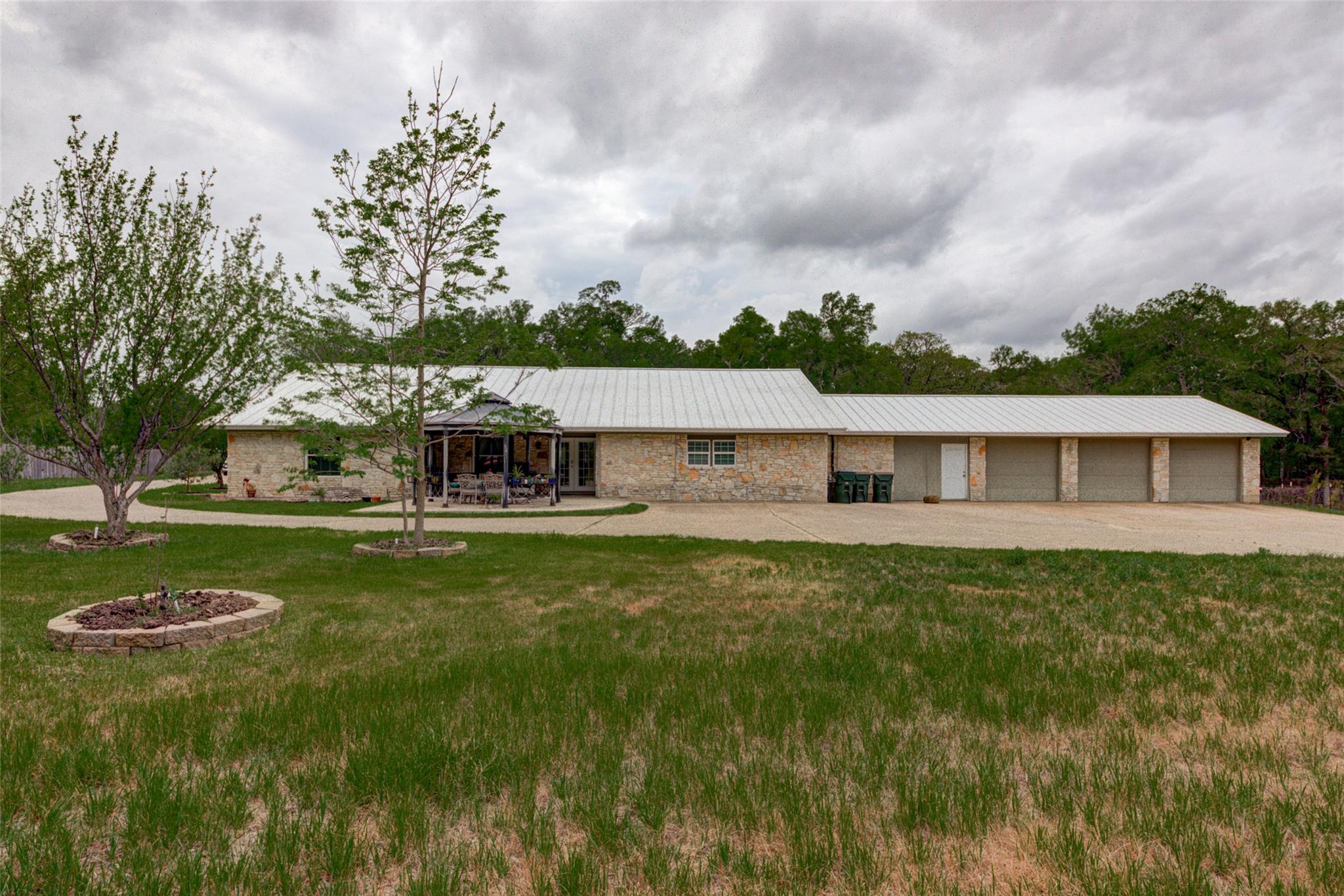 500 Buckaroo Trl, Buda, TX 78610