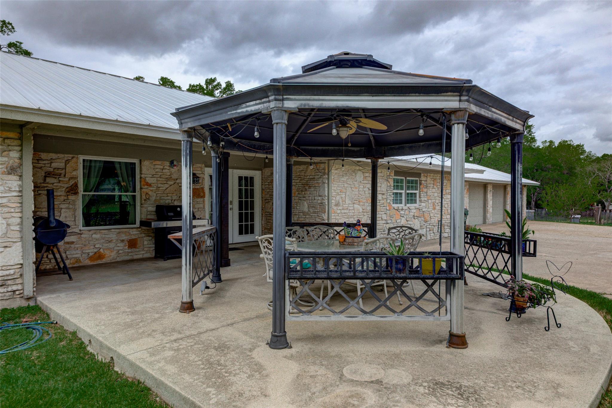 500 Buckaroo Trl, Buda, TX 78610