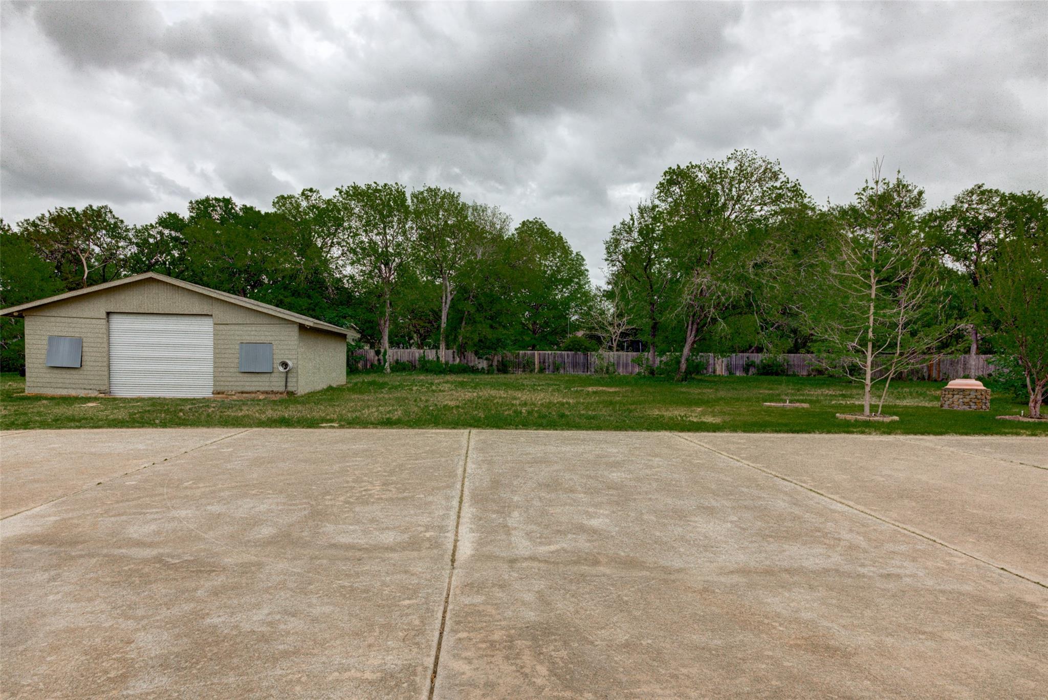 500 Buckaroo Trl, Buda, TX 78610