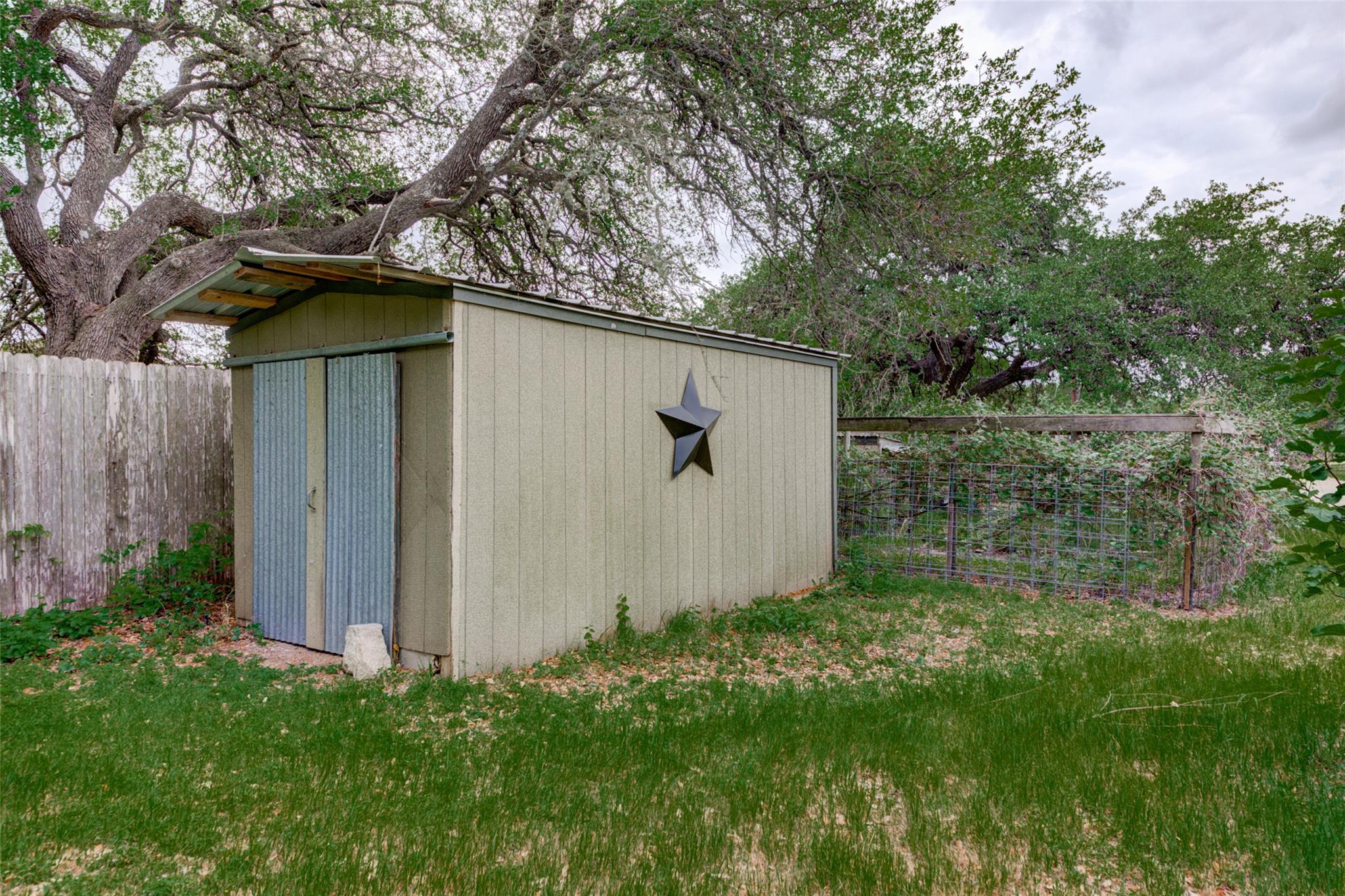 500 Buckaroo Trl, Buda, TX 78610