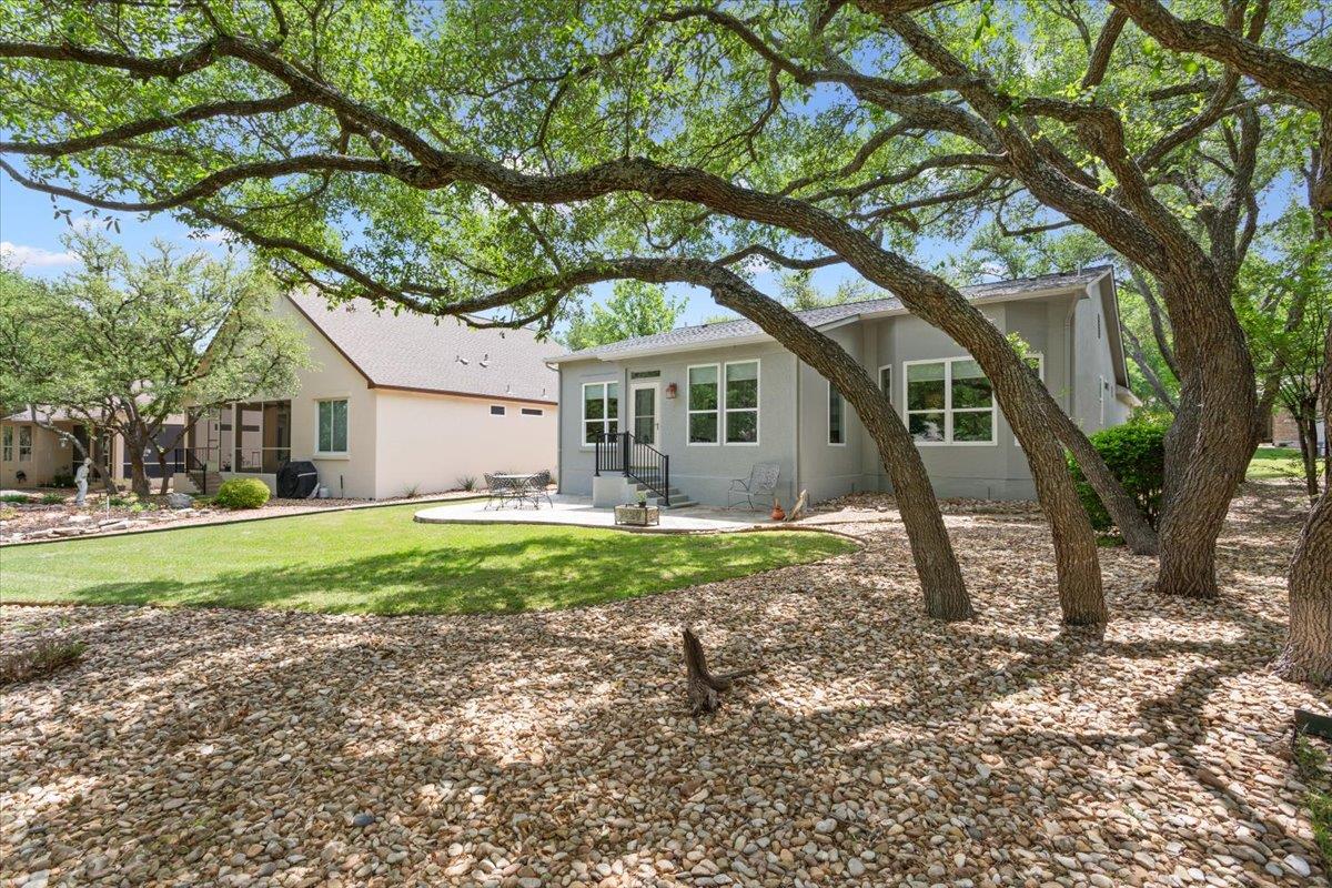 285 Whispering Wind Dr, Georgetown, TX 78633