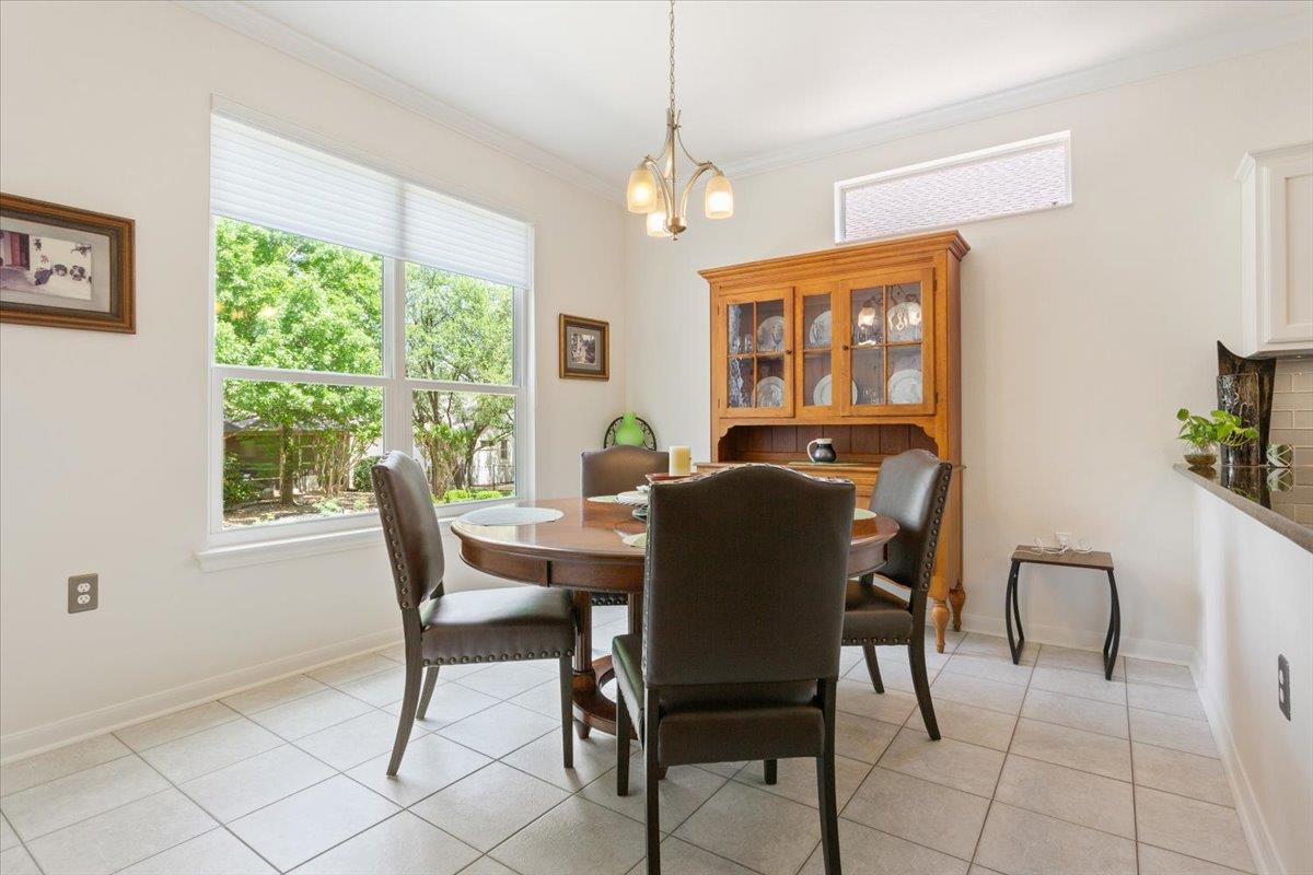 285 Whispering Wind Dr, Georgetown, TX 78633