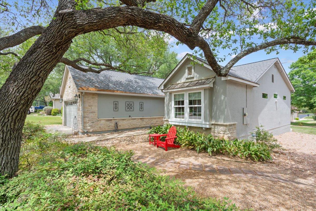 285 Whispering Wind Dr, Georgetown, TX 78633
