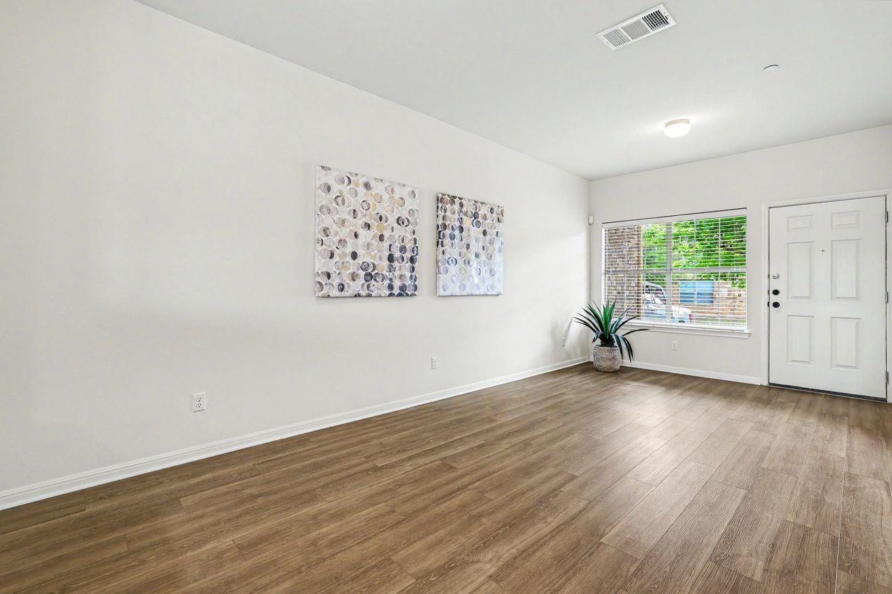 1900 Little Elm Trl # 37, Cedar Park, TX 78613