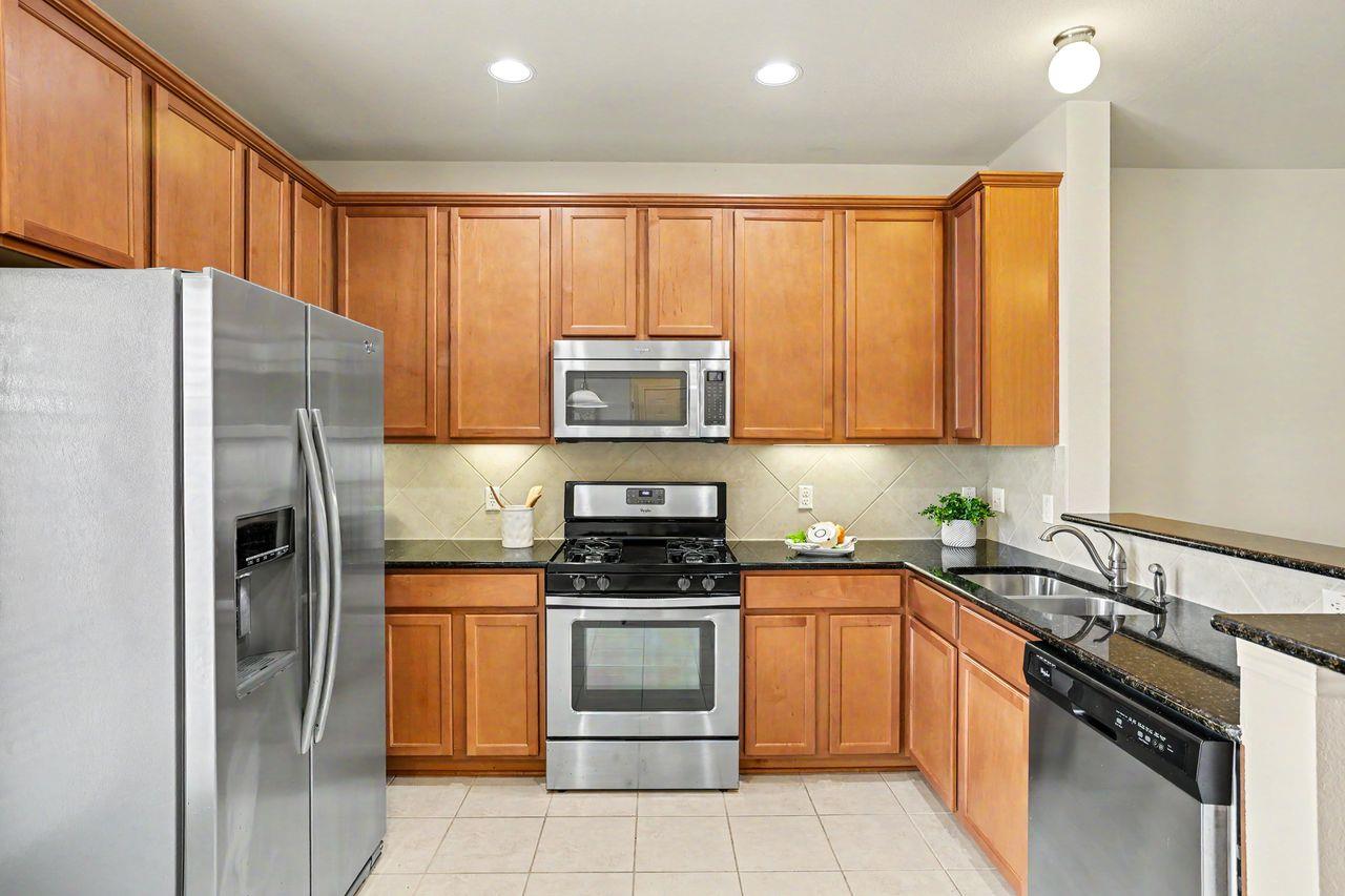 1900 Little Elm Trl # 37, Cedar Park, TX 78613