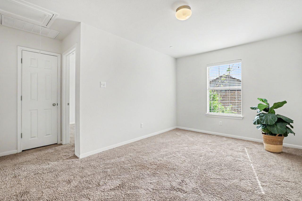 1900 Little Elm Trl # 37, Cedar Park, TX 78613