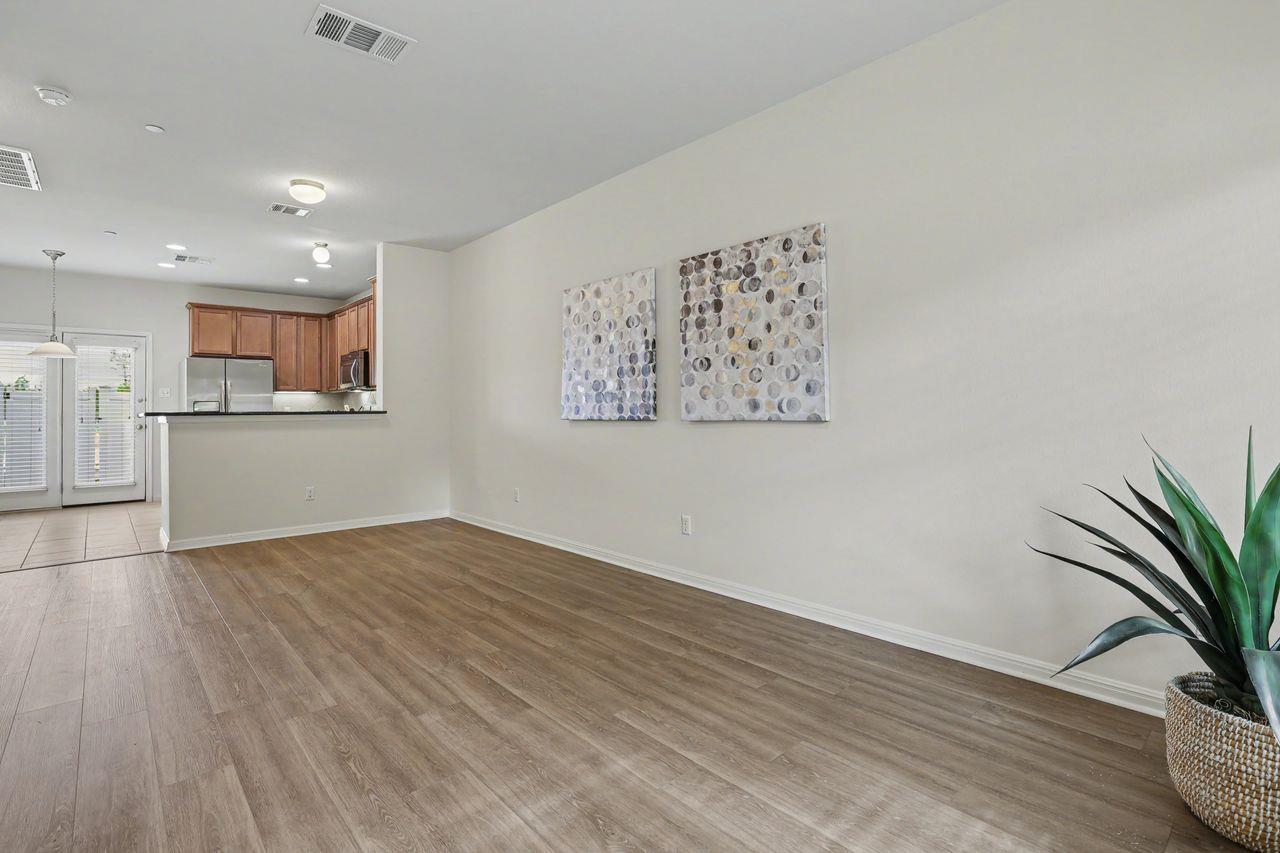 1900 Little Elm Trl # 37, Cedar Park, TX 78613