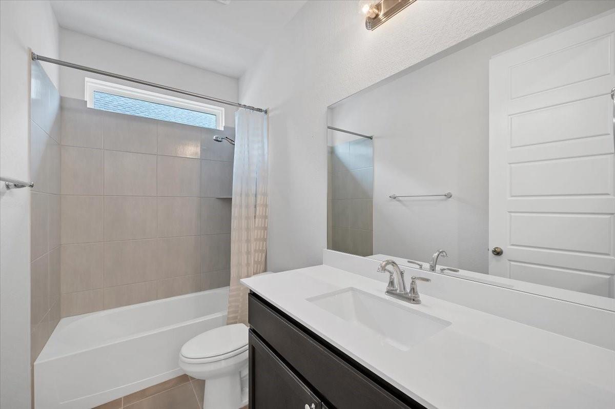 135 Independence Dr, Kyle, TX 78640