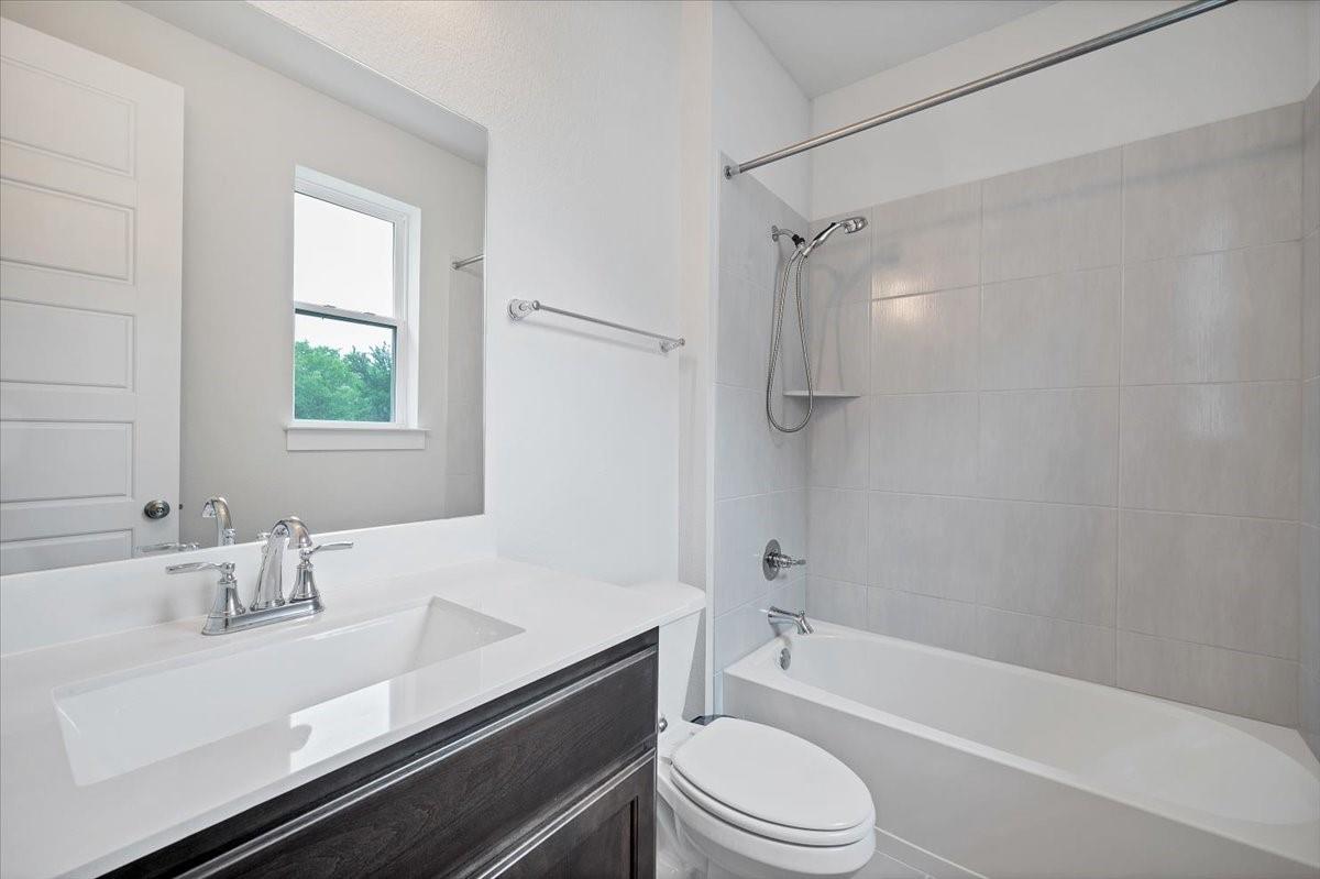 135 Independence Dr, Kyle, TX 78640