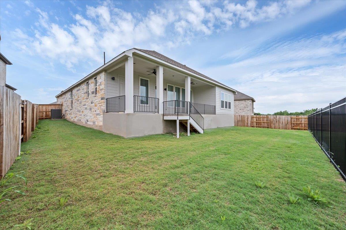 135 Independence Dr, Kyle, TX 78640