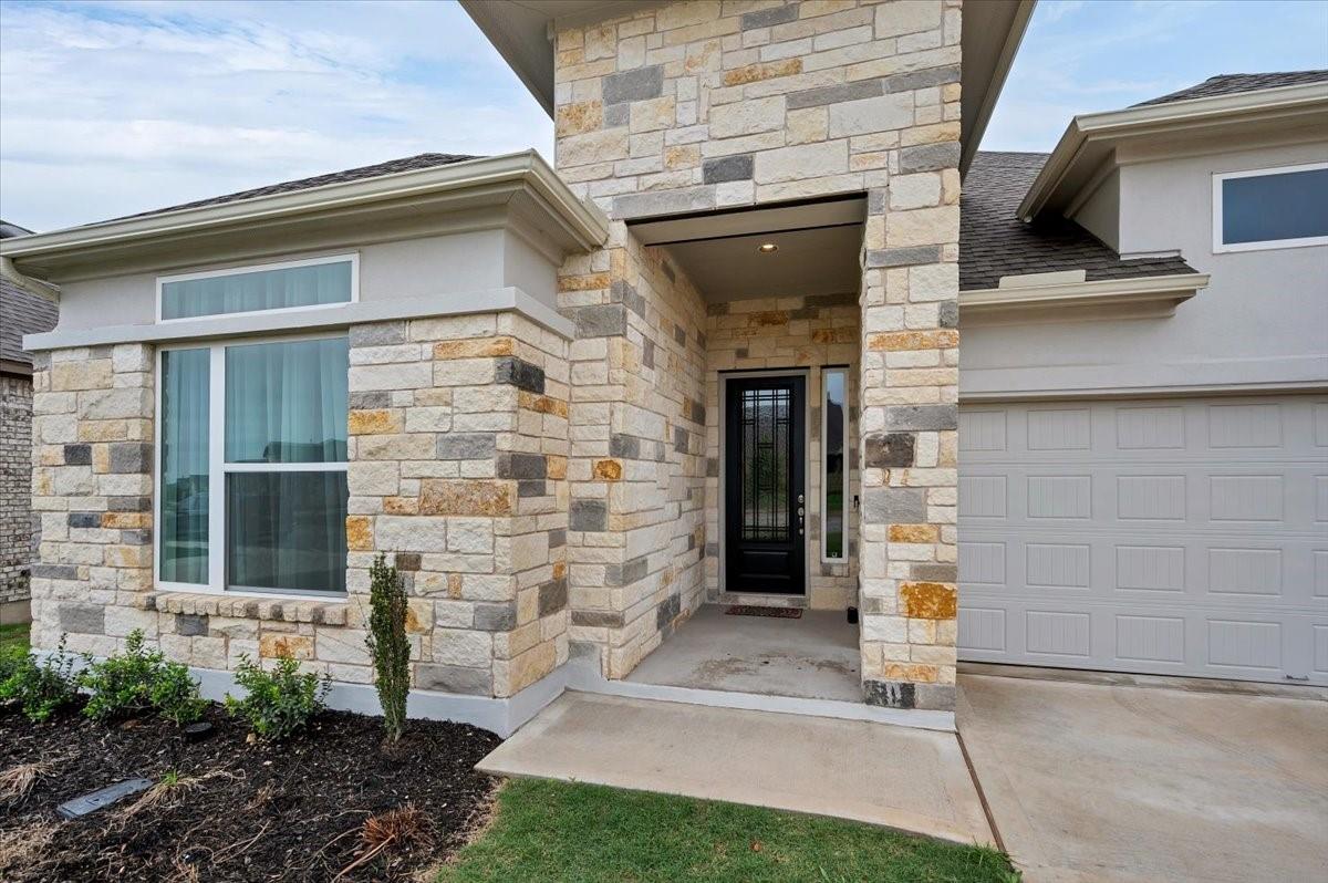 135 Independence Dr, Kyle, TX 78640