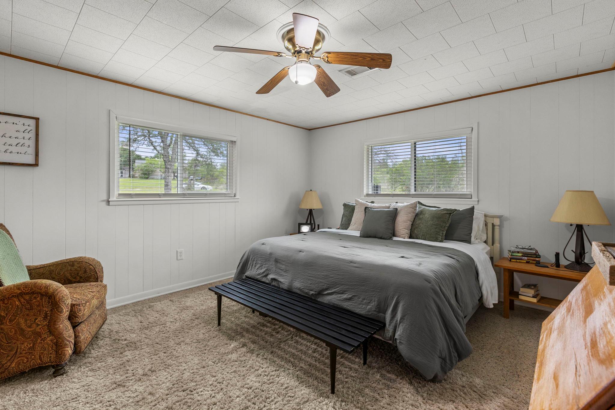 160 Lake Shore Dr, Horseshoe Bay, TX 78657