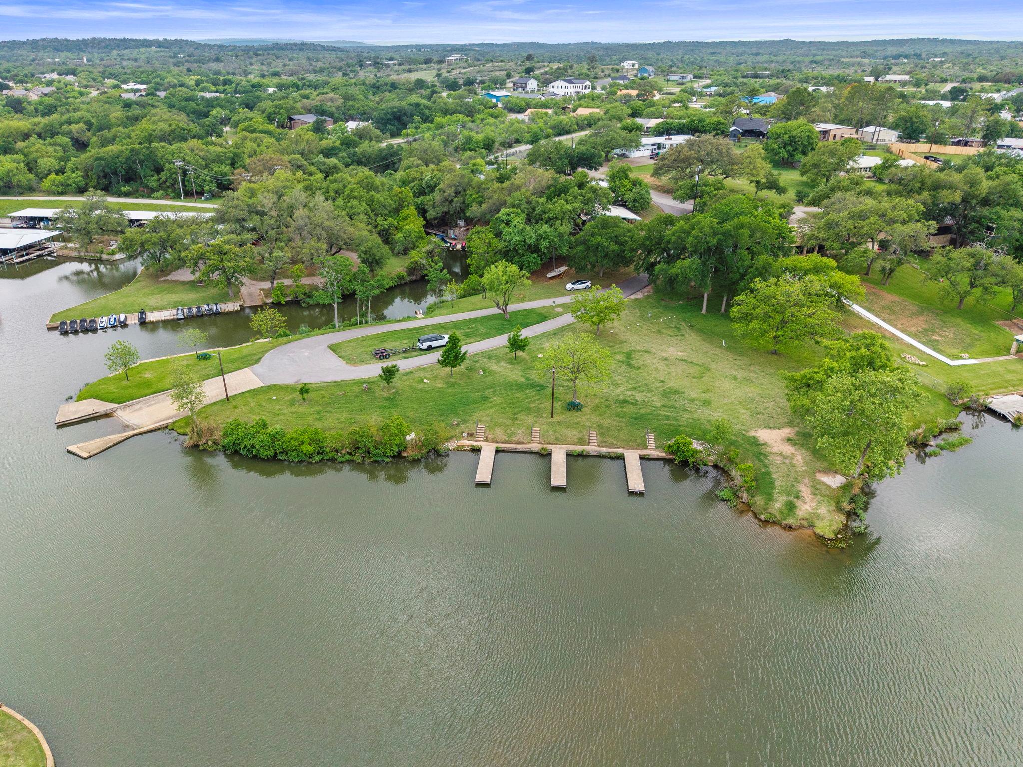 160 Lake Shore Dr, Horseshoe Bay, TX 78657