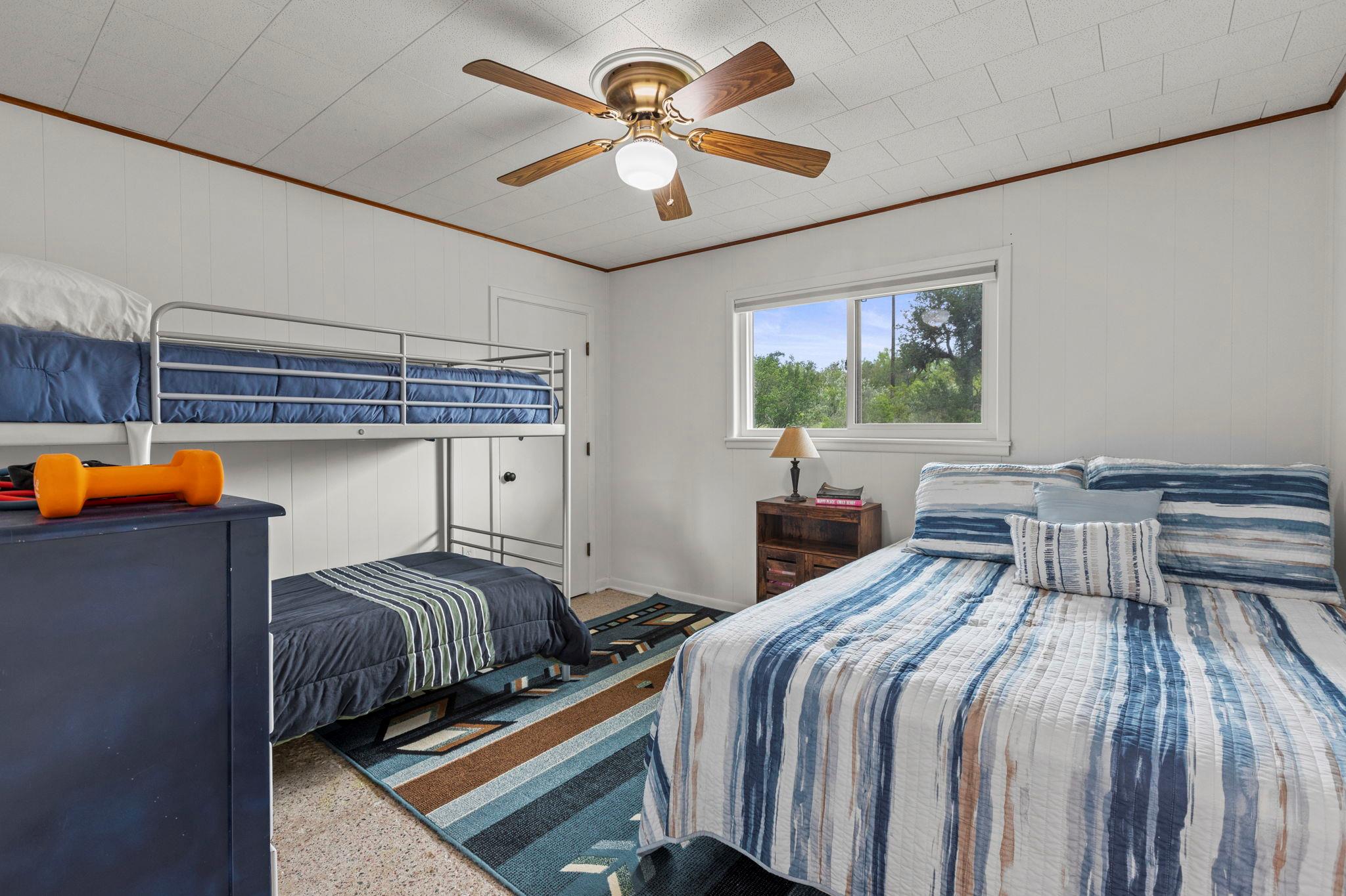 160 Lake Shore Dr, Horseshoe Bay, TX 78657